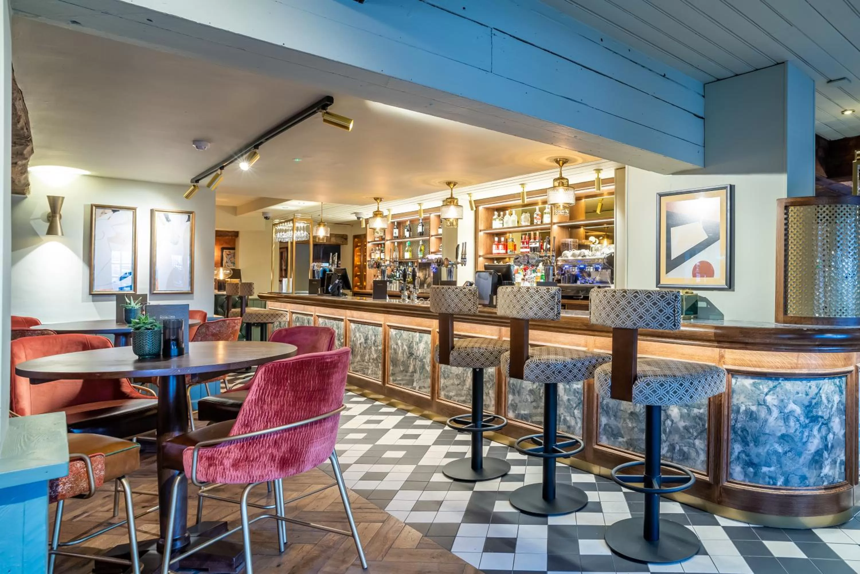 Restaurant/places to eat, Lounge/Bar in The King's Arms by Innkeeper's Collection