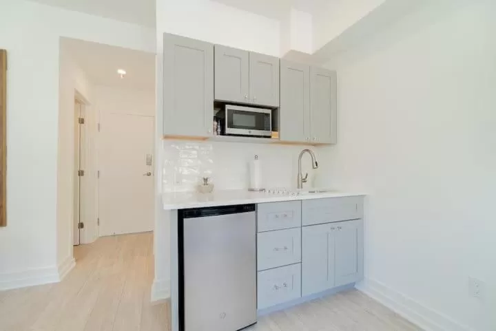 Kitchen or kitchenette in Tropicals of Palm Beach