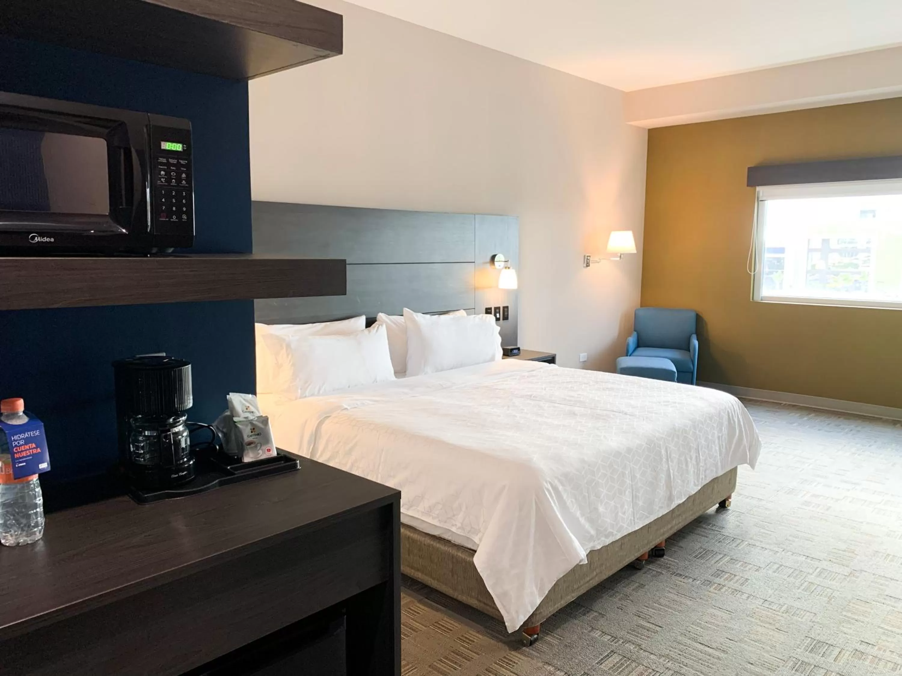 Bedroom, Bed in Holiday Inn Express & Suites - Tijuana Otay by IHG