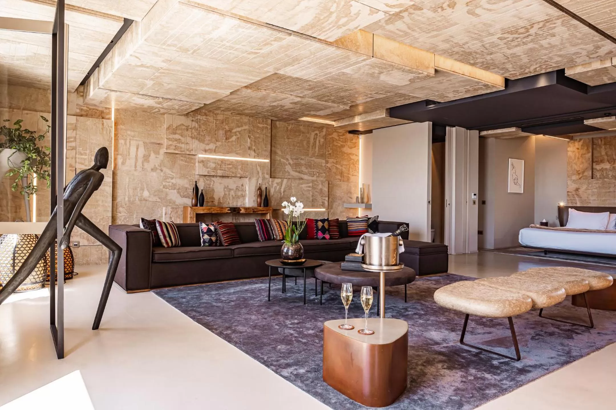 Living room, Bed in Iniala Harbour House