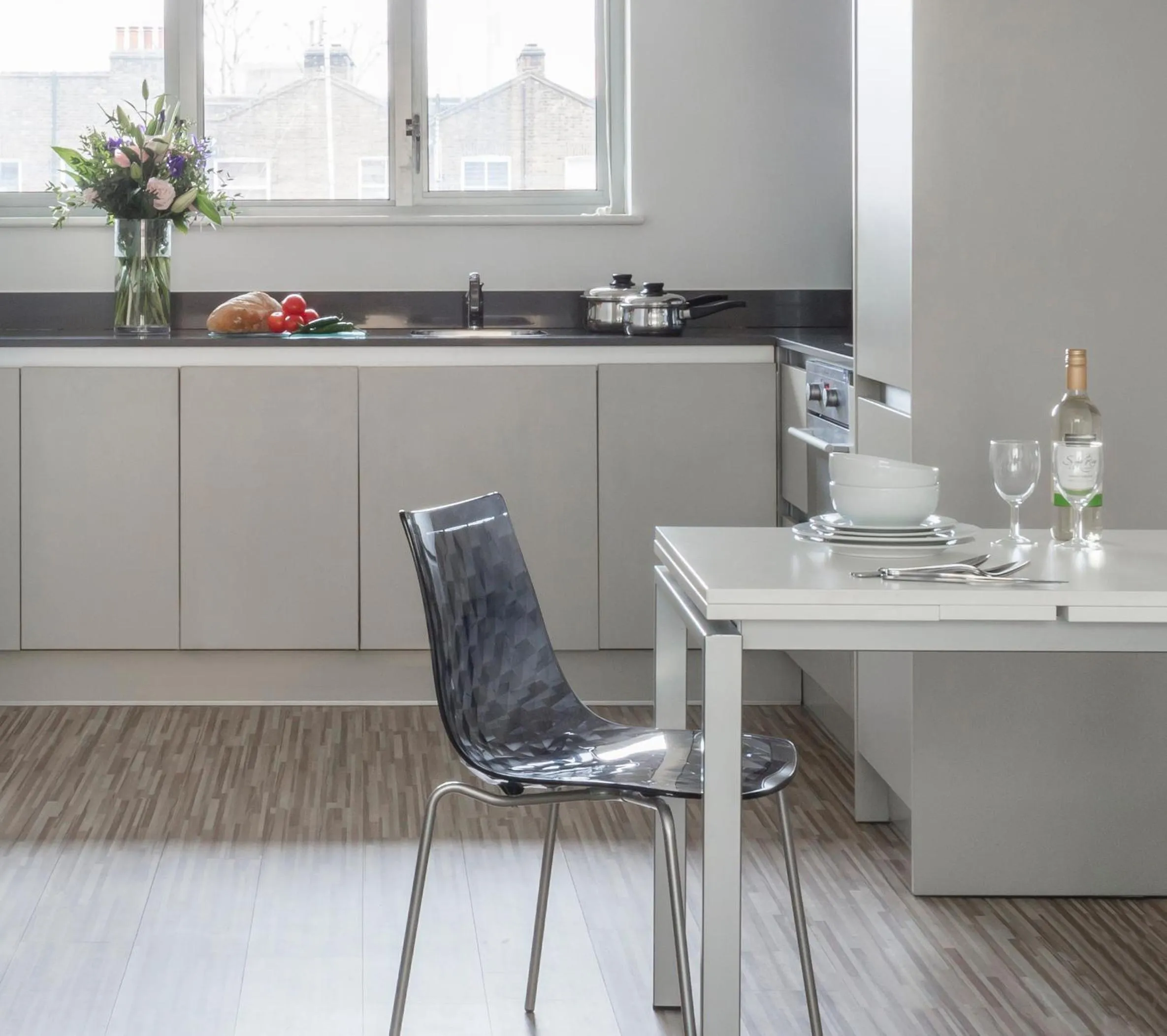 Kitchen or kitchenette in SACO Holborn – Lamb’s Conduit St