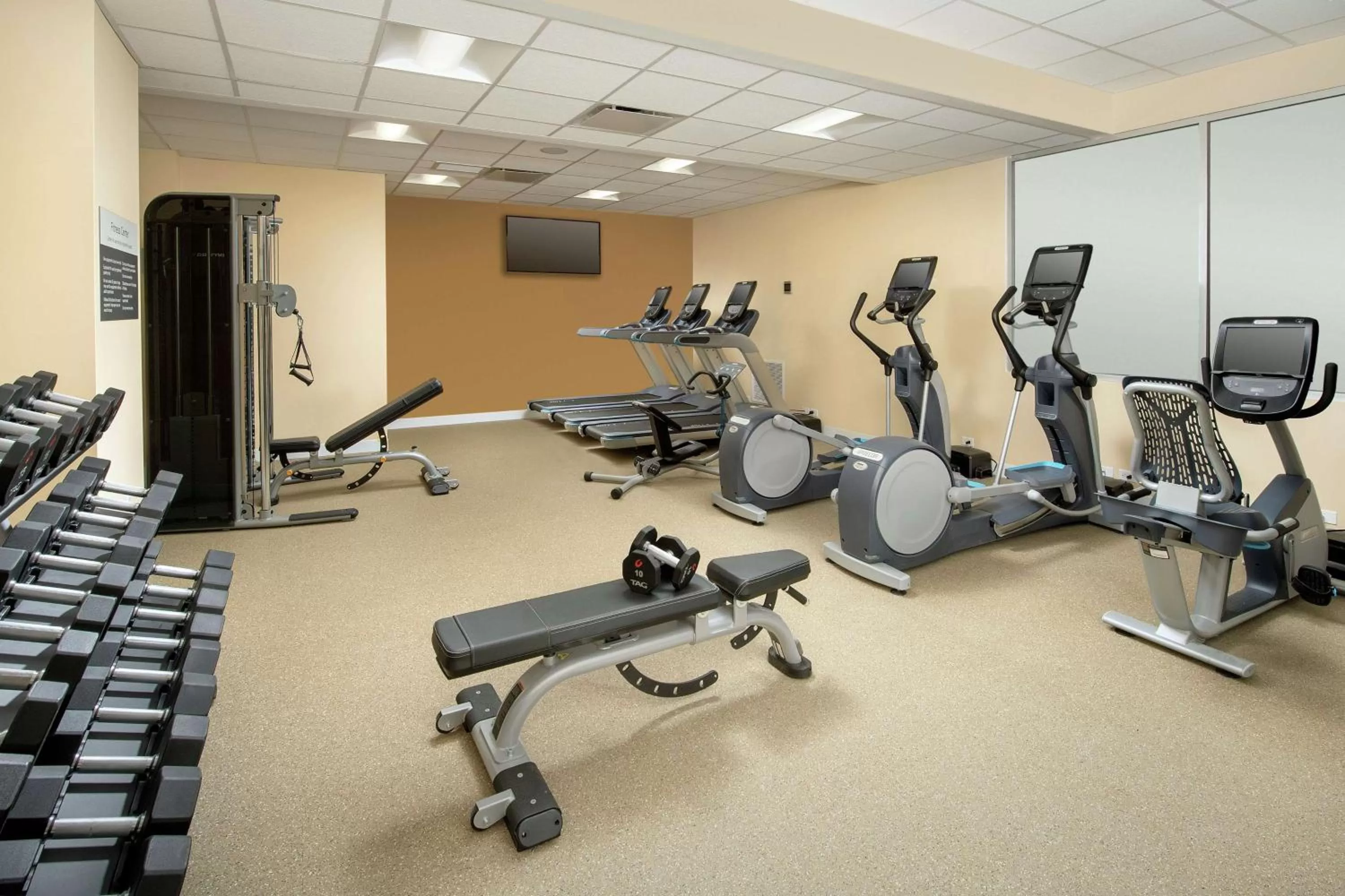 Fitness centre/facilities in Hilton Garden Inn Westchester Dobbs Ferry