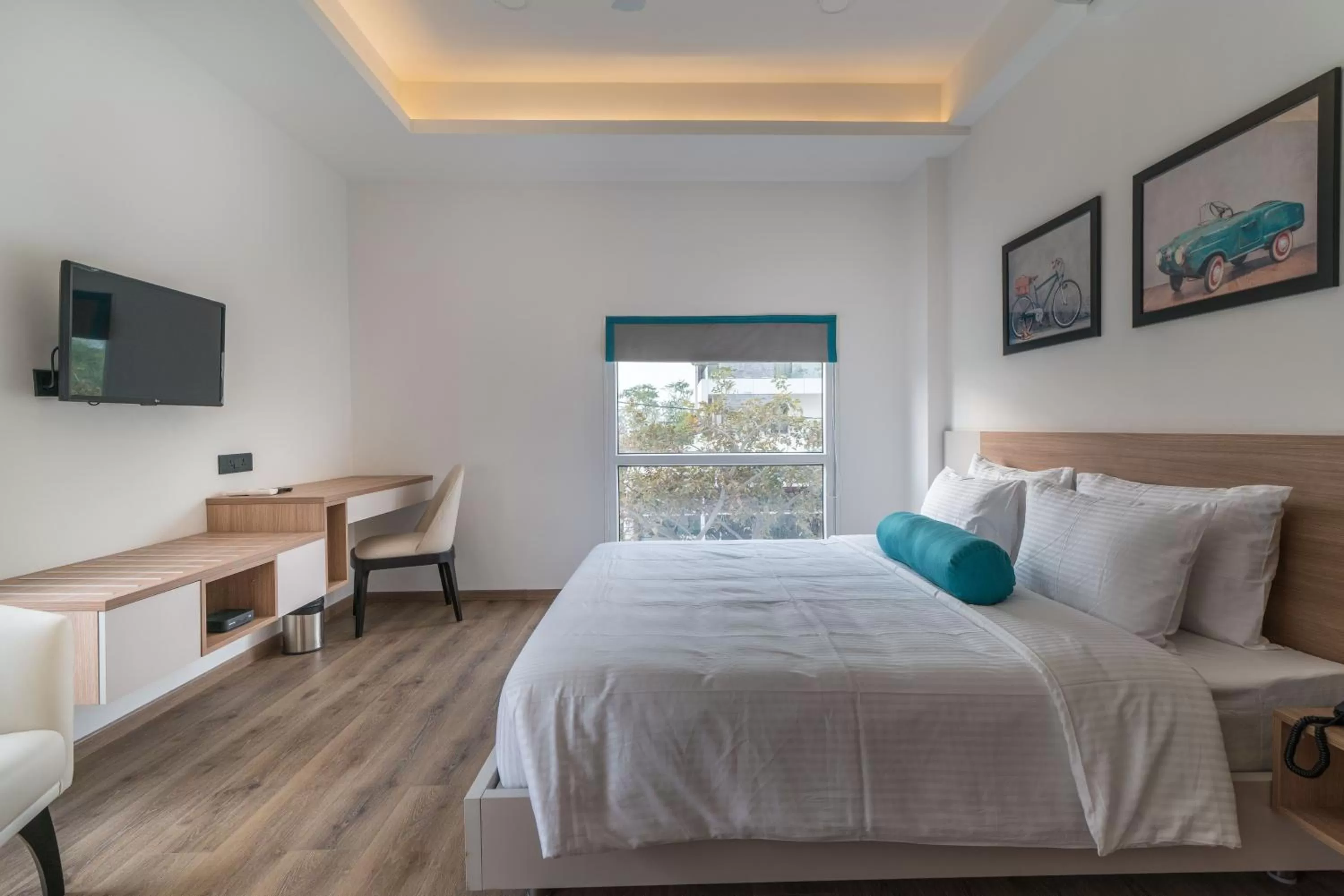 Bed in SKYLA Studios & Suites - Jubilee Hills