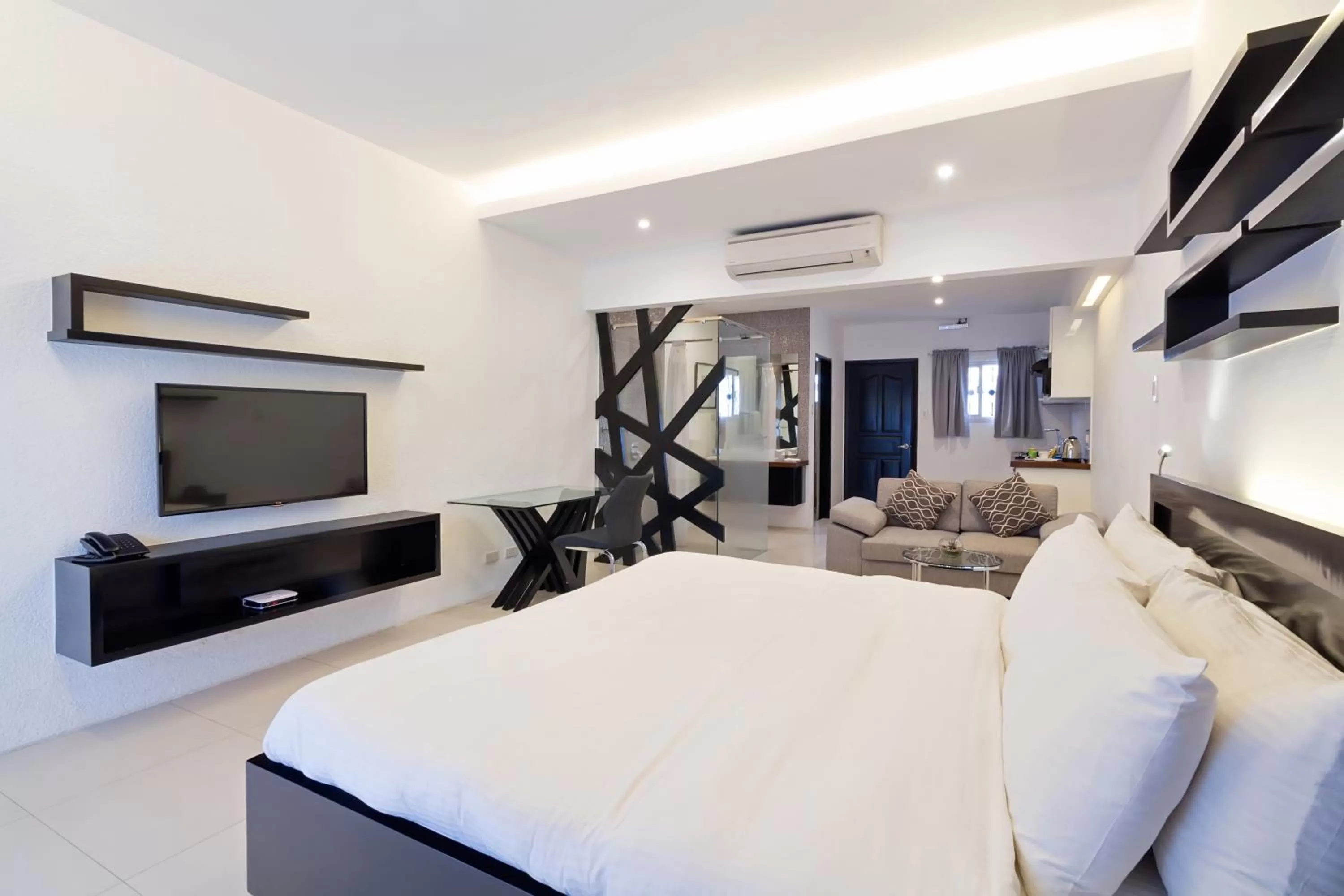 Photo of the whole room, Bed in Winds Boutique Hotel