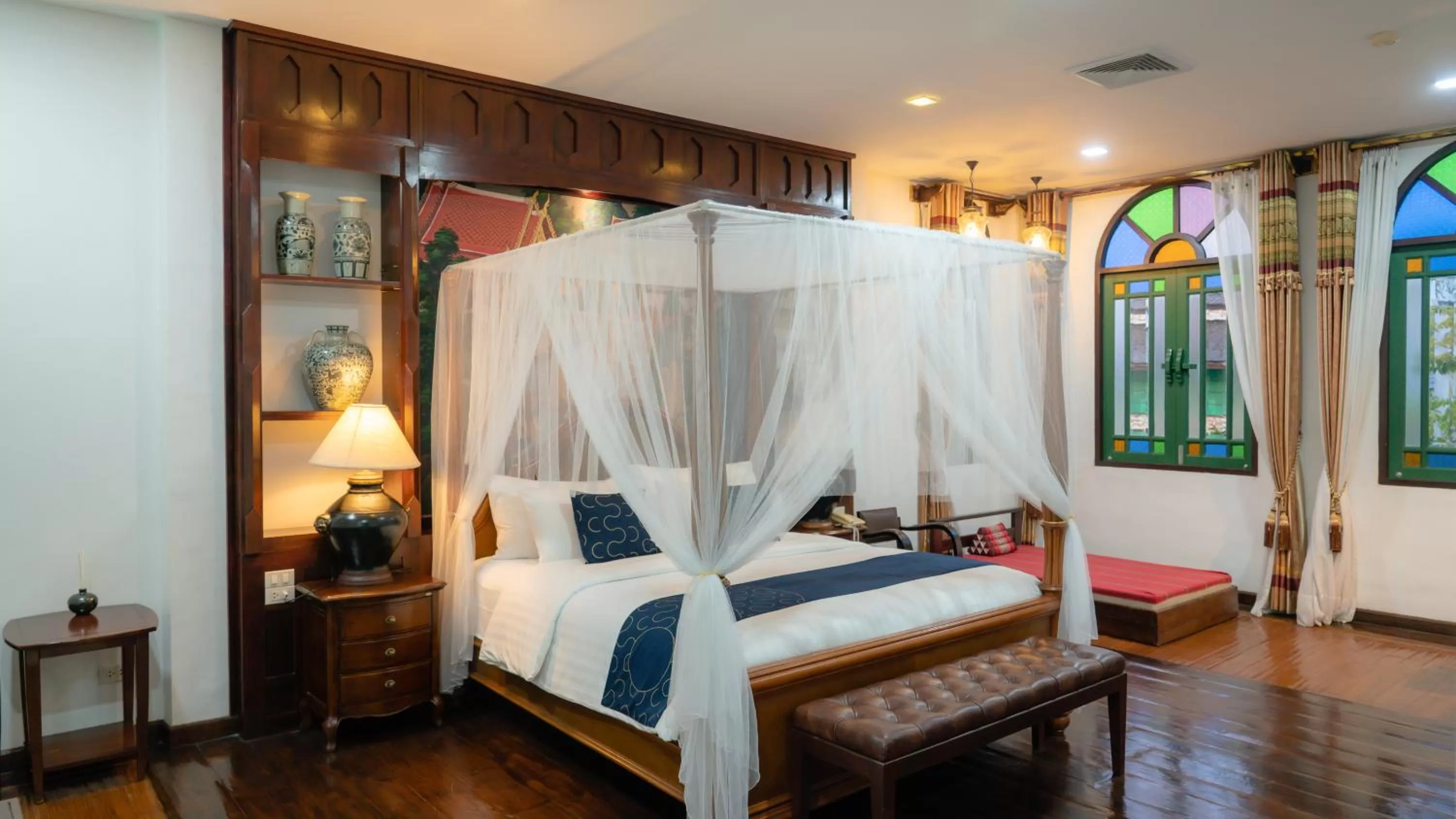 Photo of the whole room, Bed in Cheva Gallery Boutique Hotel