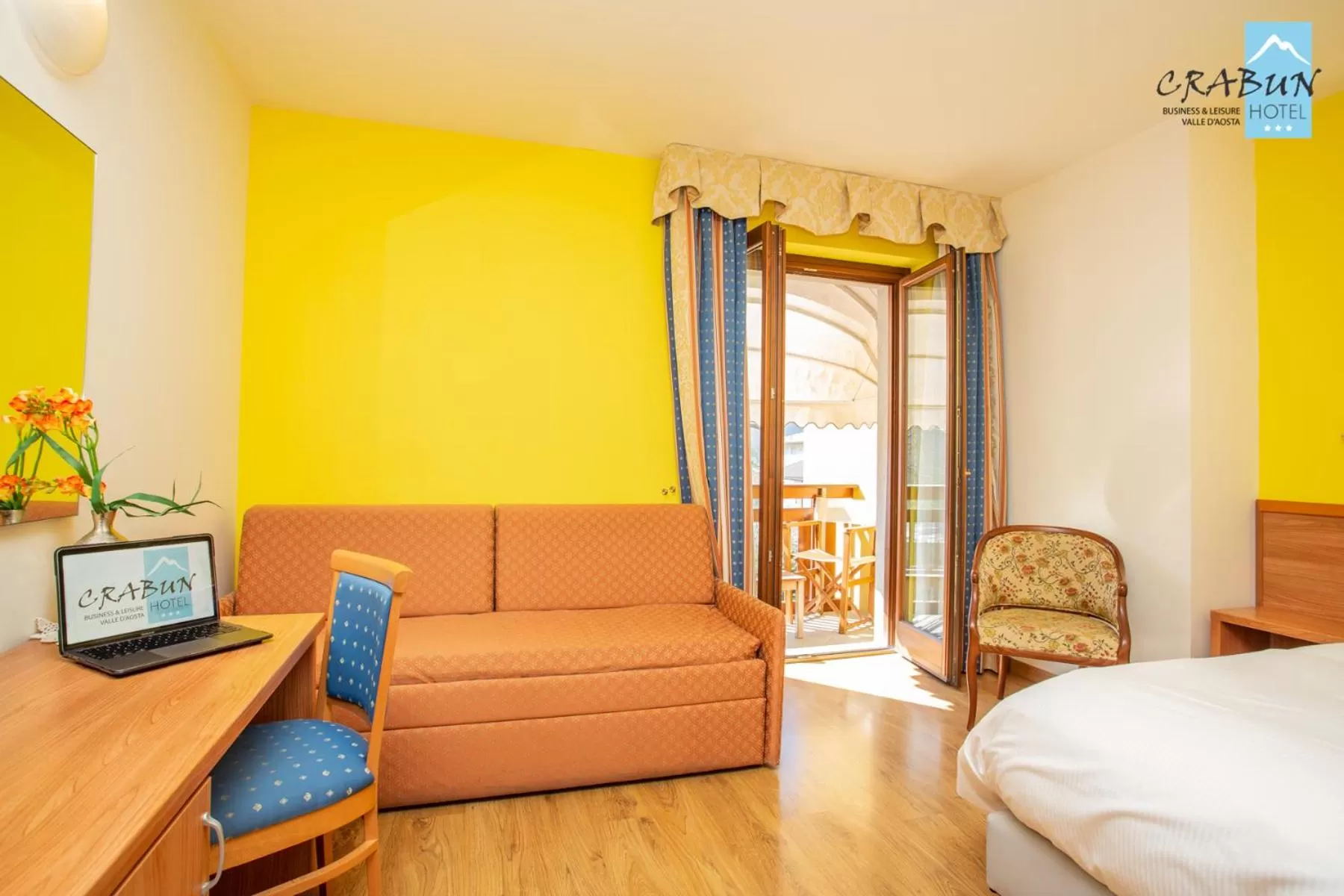 Bedroom, Bed in Crabun Hotel