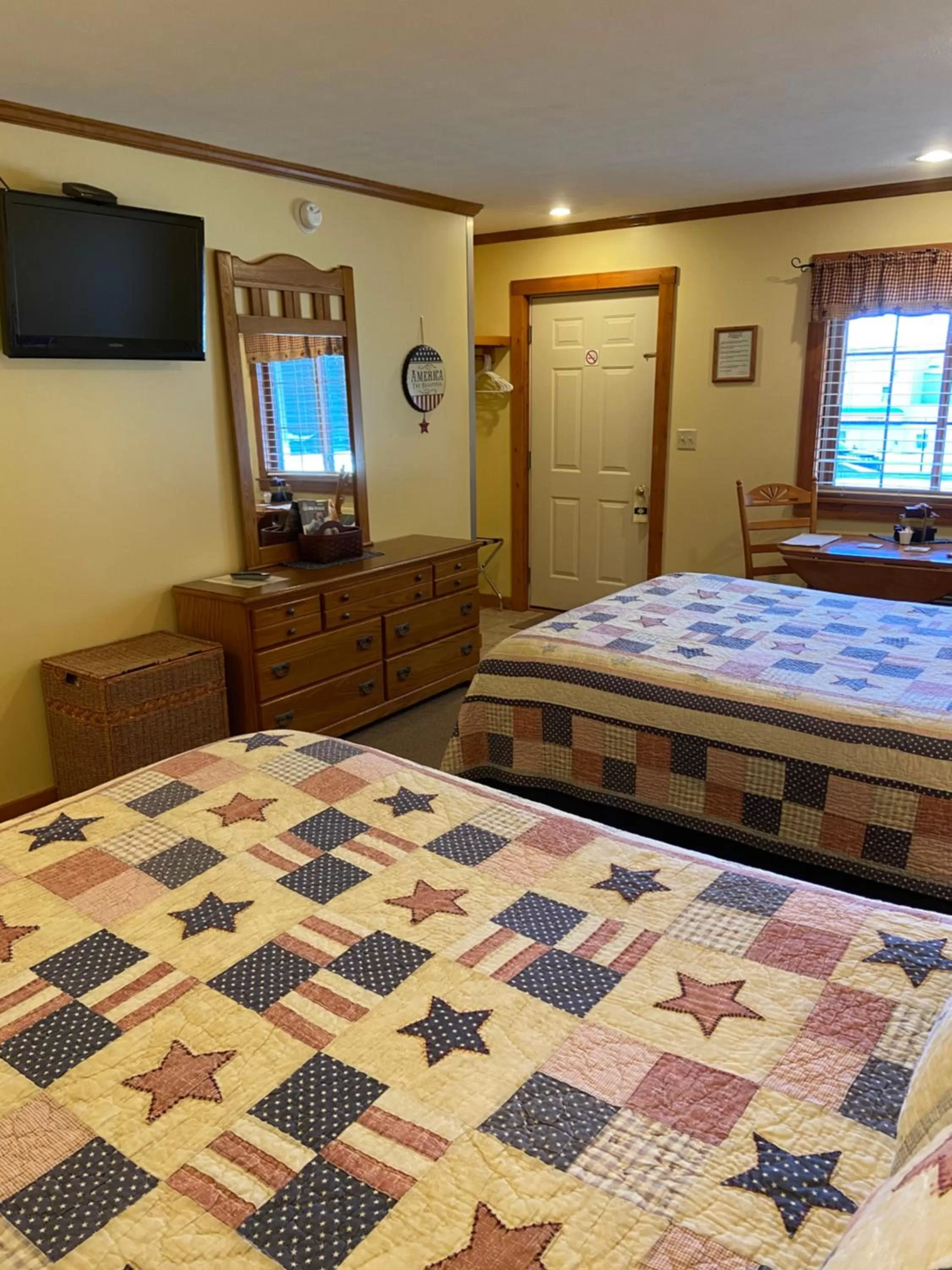 TV and multimedia, Bed in The Garrett Inn