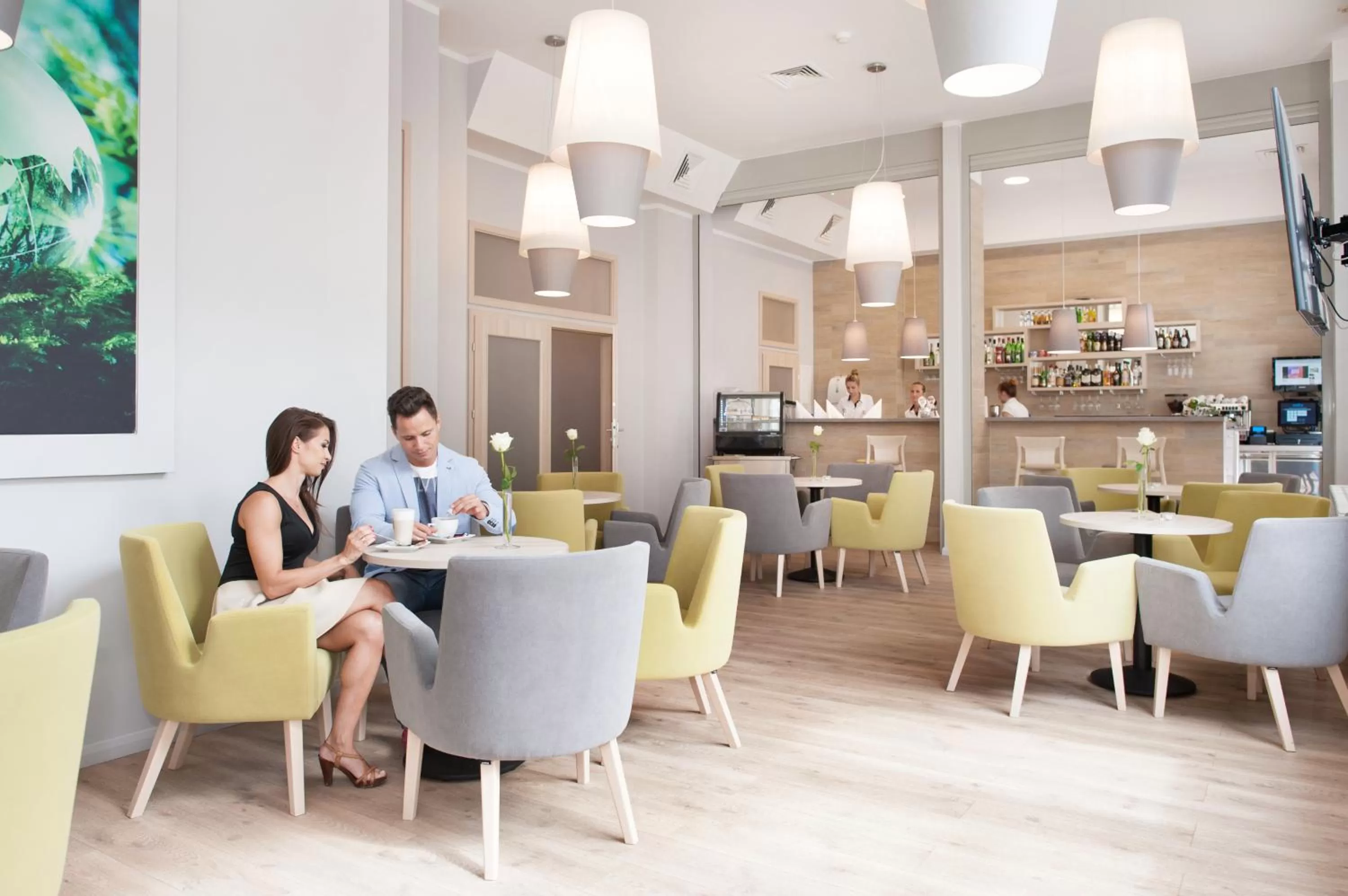 Restaurant/places to eat in Hotel Cesarskie Ogrody