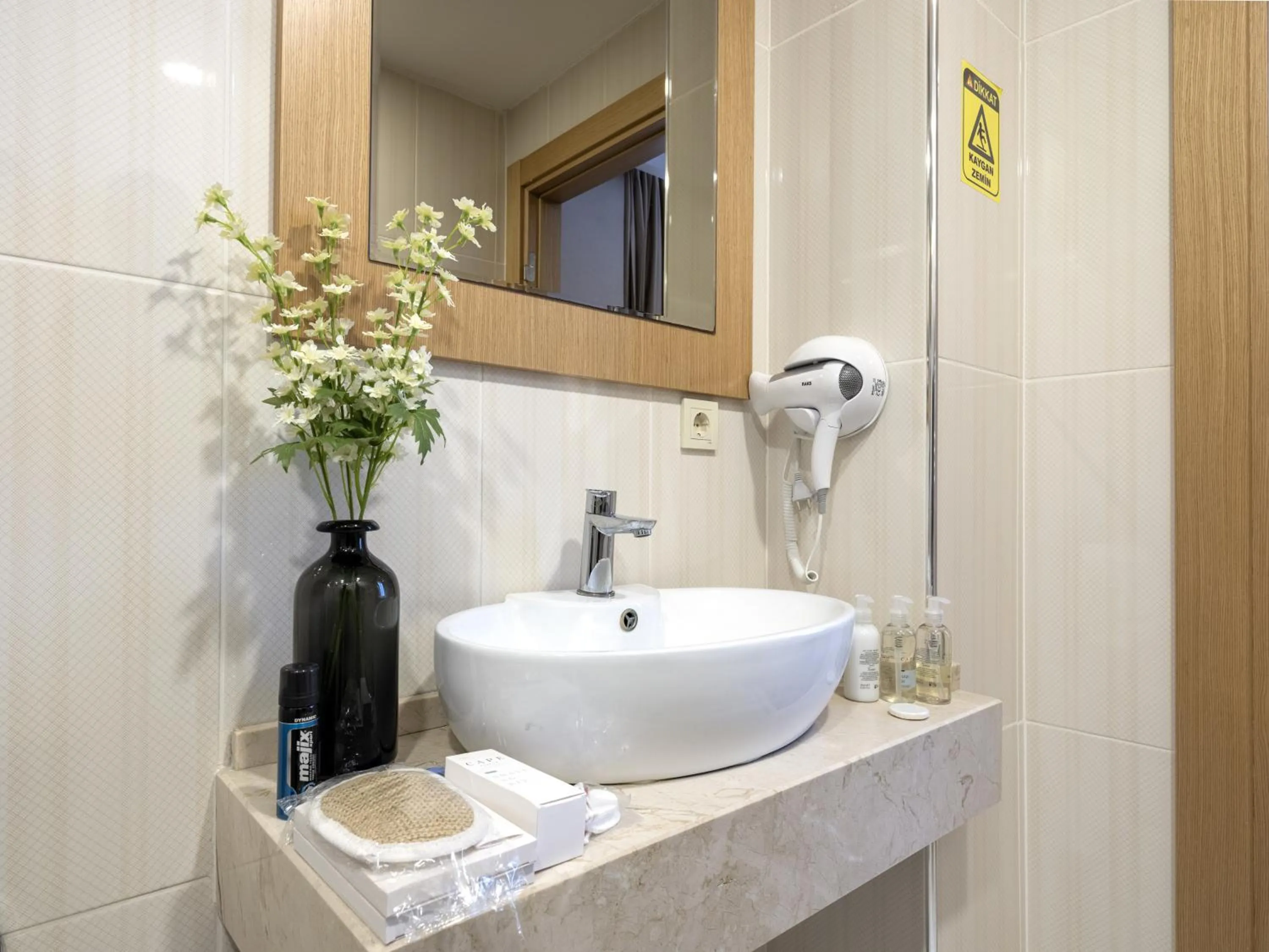 Bathroom in Merlin Hotel İstanbul