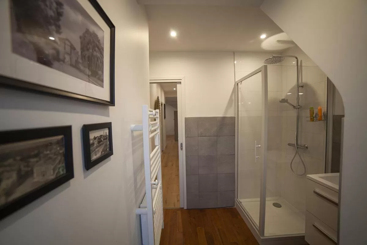 Shower in Bienvenue Chez Nous