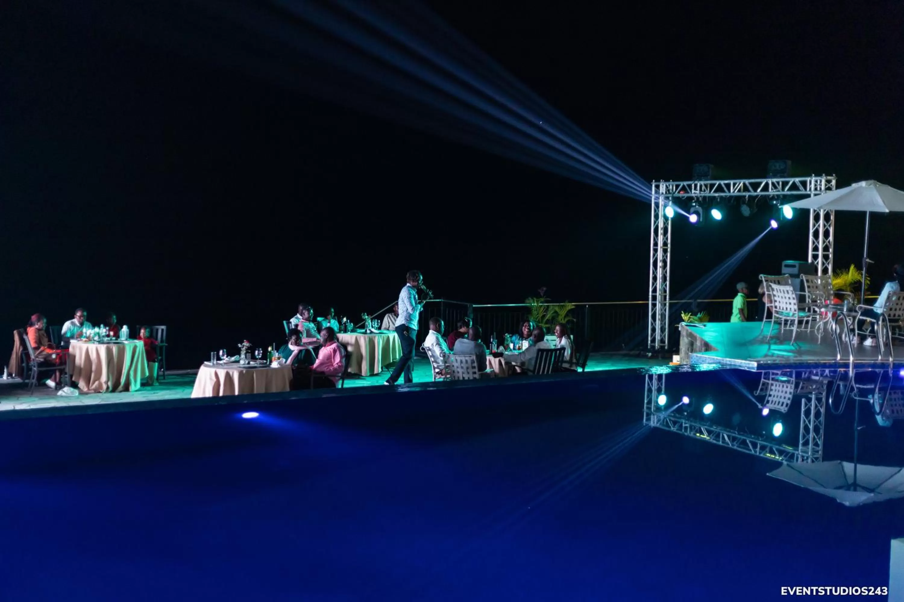 Karaoke in Cap Kivu Hôtel