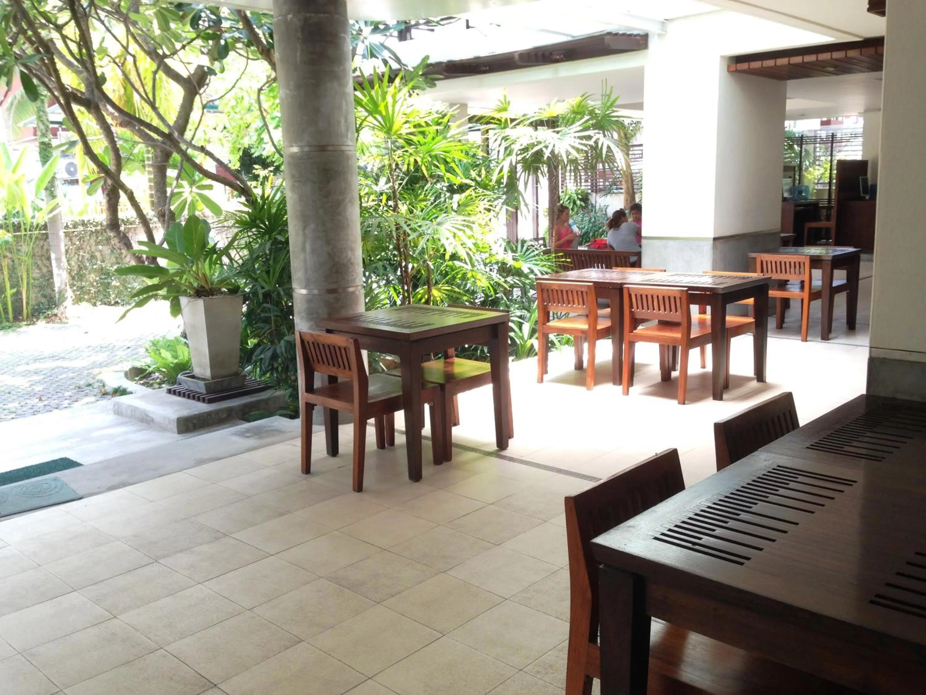 Restaurant/places to eat in Evergreen Resort