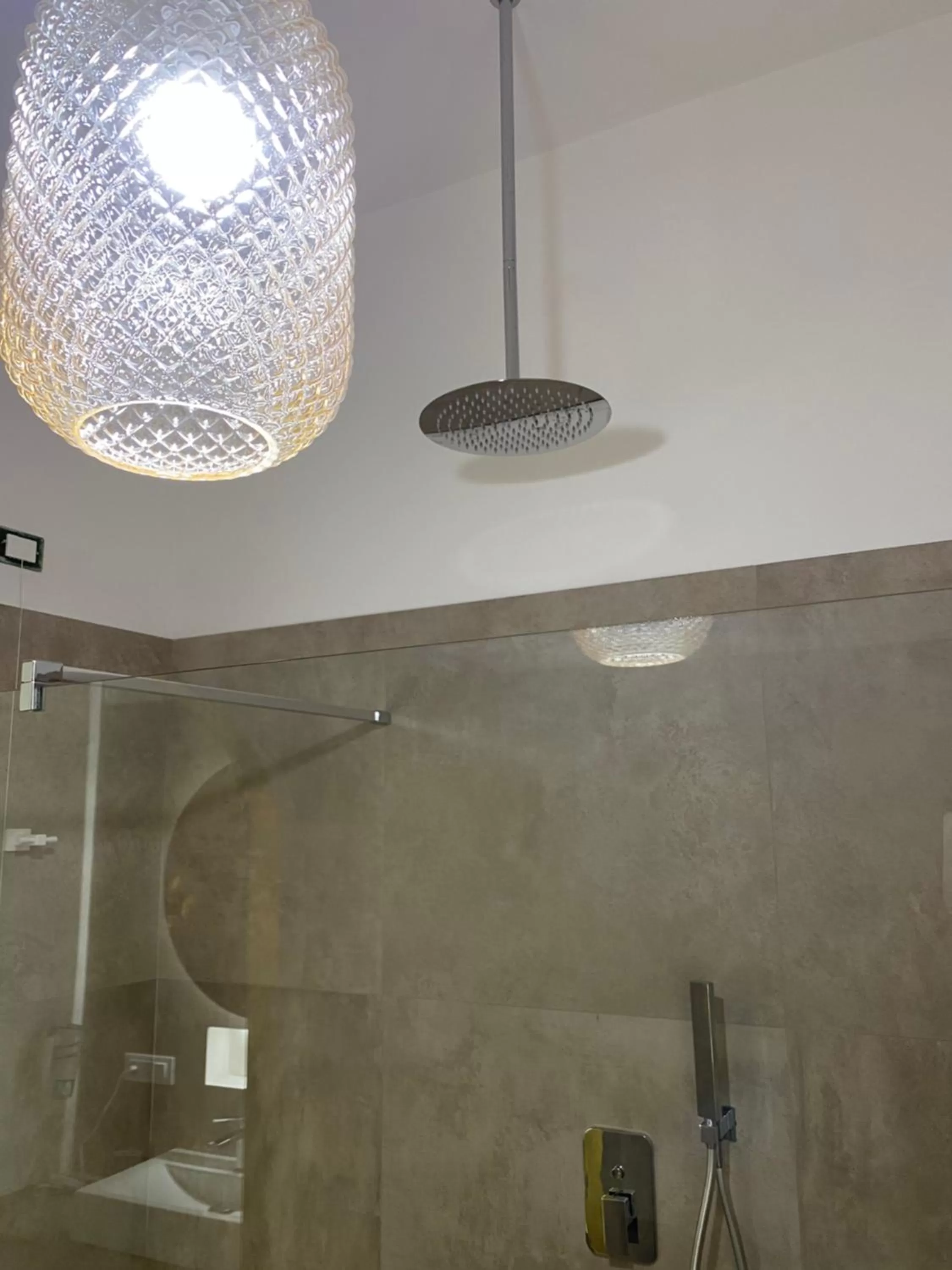 Shower in Il Giardino d'Ulisse