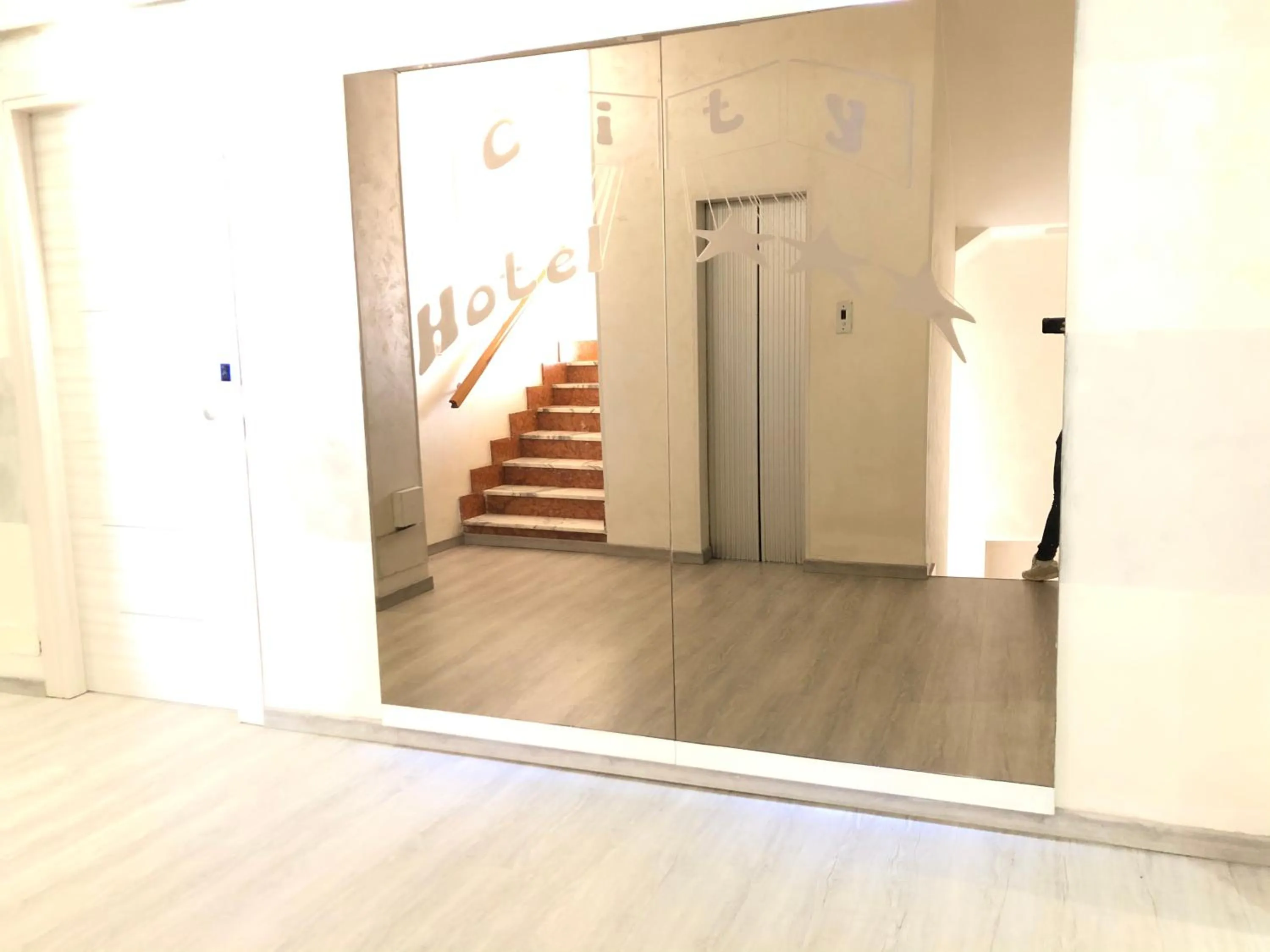 elevator in Hotel City