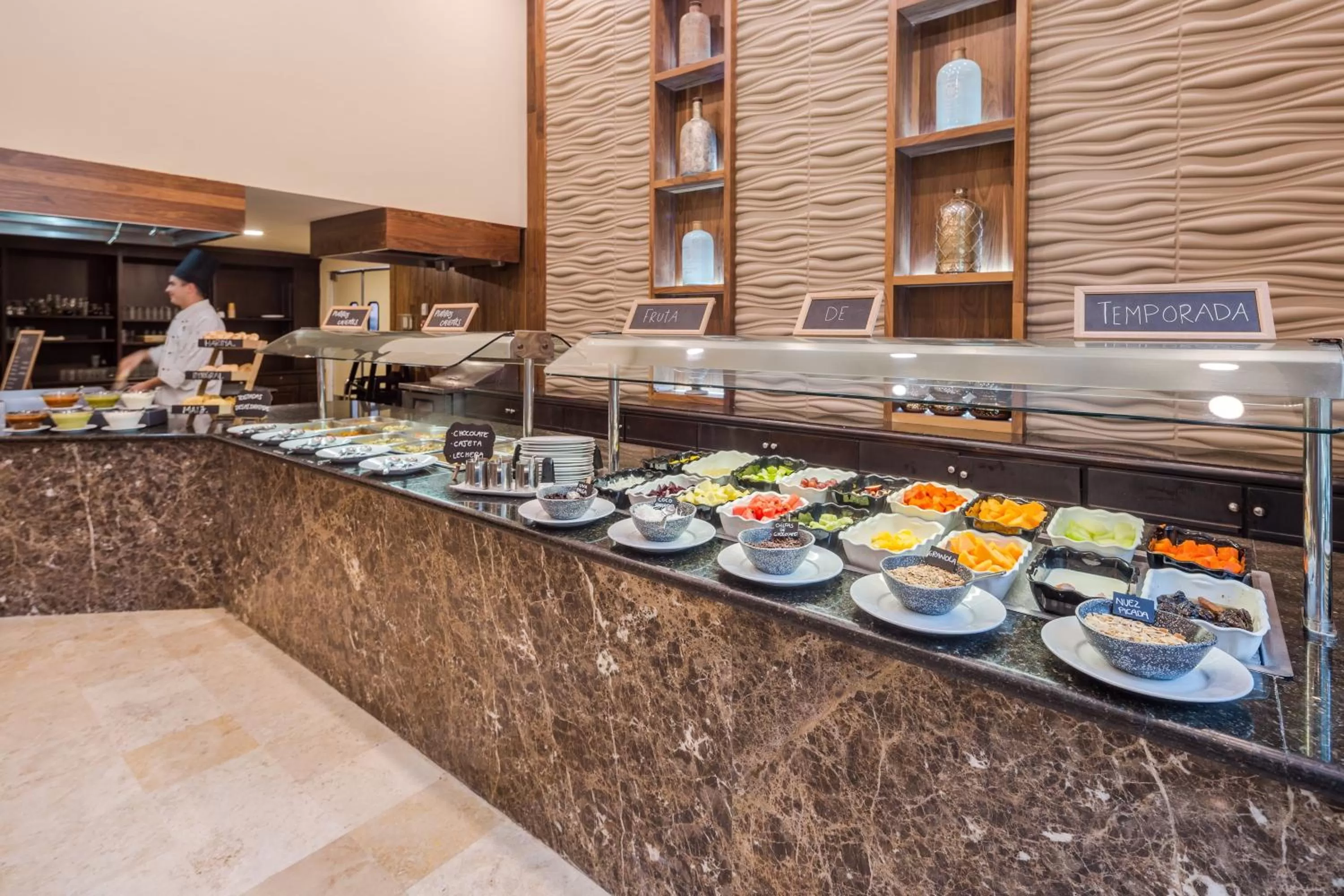 Restaurant/places to eat in Holiday Inn Monterrey Valle by IHG