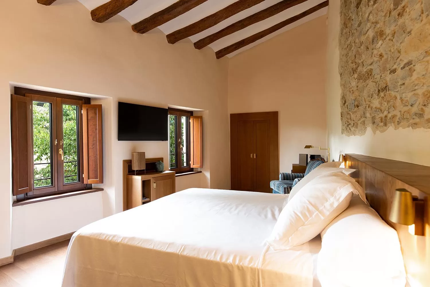 Bed in Hotel Montrubí 1771 - Slow Winery Hotel - Adults only