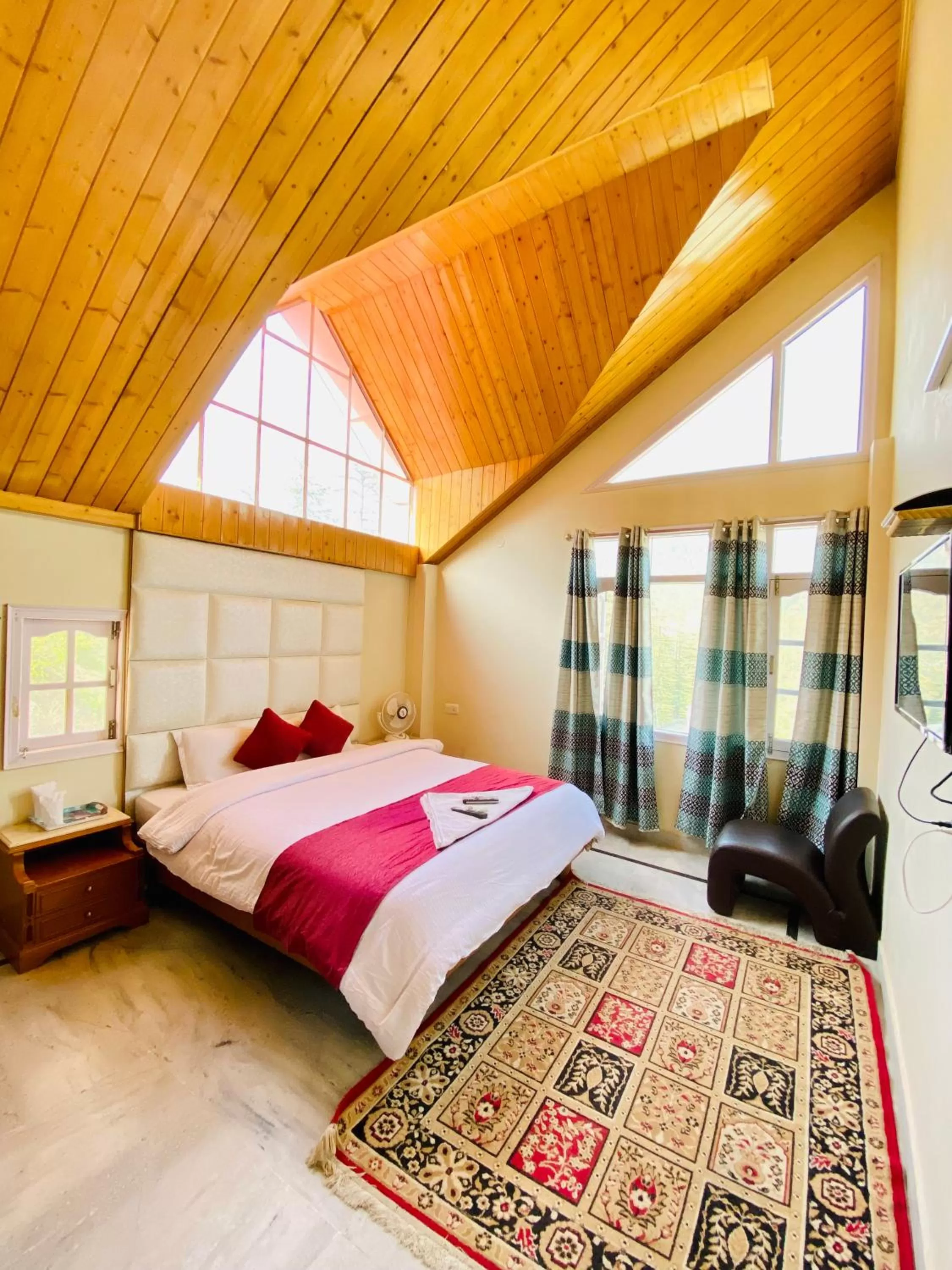 Bedroom, Bed in Sai Cottage Shimla