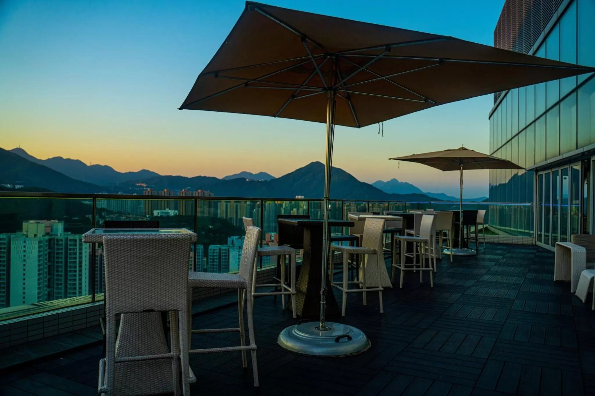 Restaurant/places to eat in Crowne Plaza Hong Kong Kowloon East by IHG