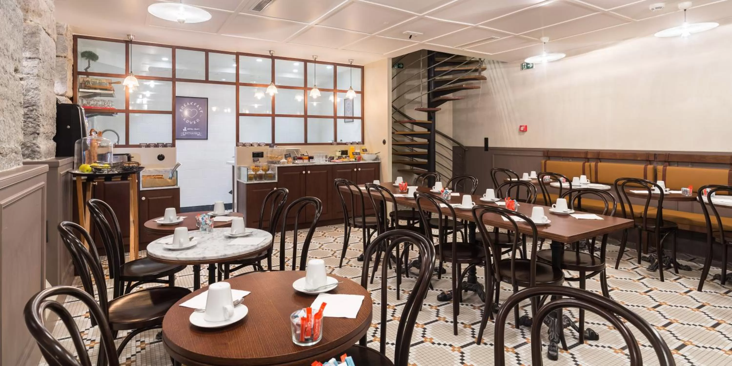 Restaurant/places to eat in Hôtel Silky by HappyCulture