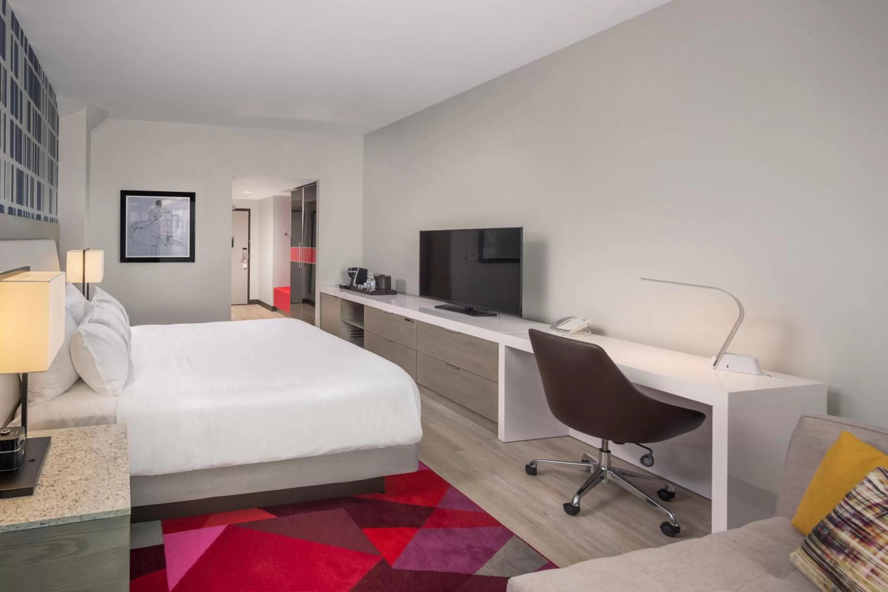 Bedroom, Bed in The Summit Hotel