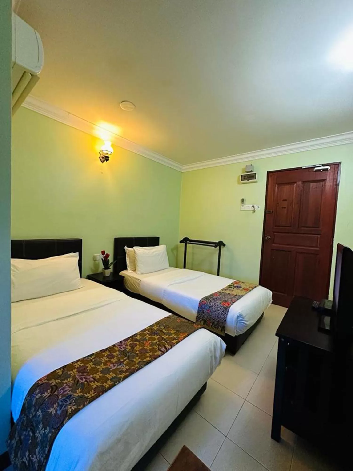 Bed in MORTEN VILLA MELAKA