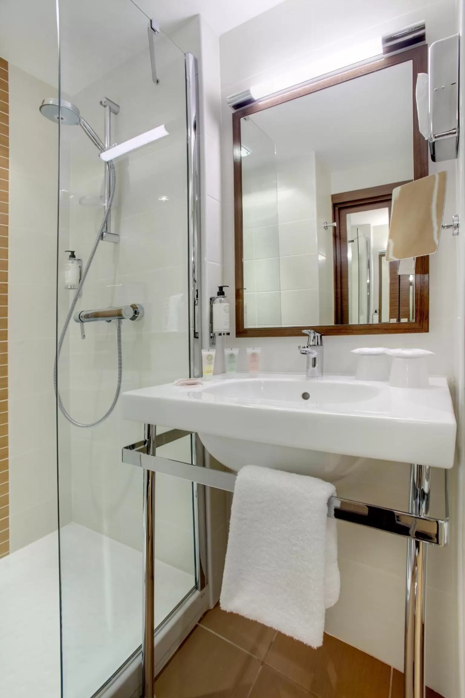 Bathroom in Best Western Plus Hôtel La Joliette