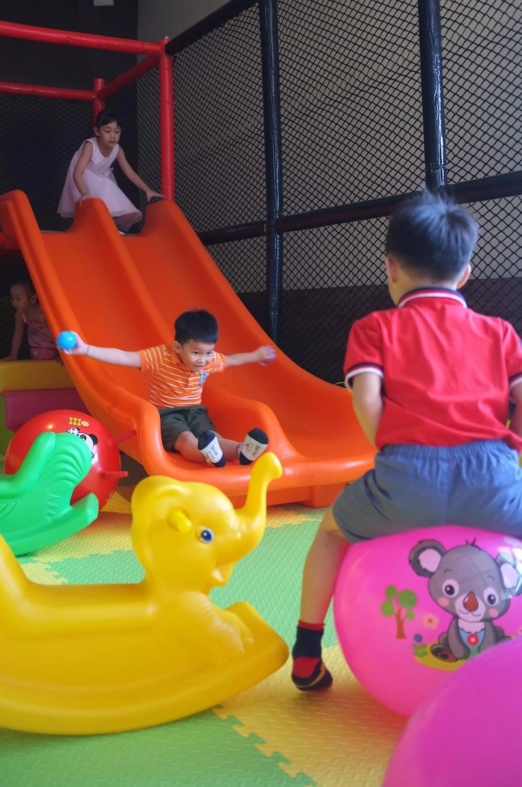 Restaurant/places to eat in Ixora Hotel Penang