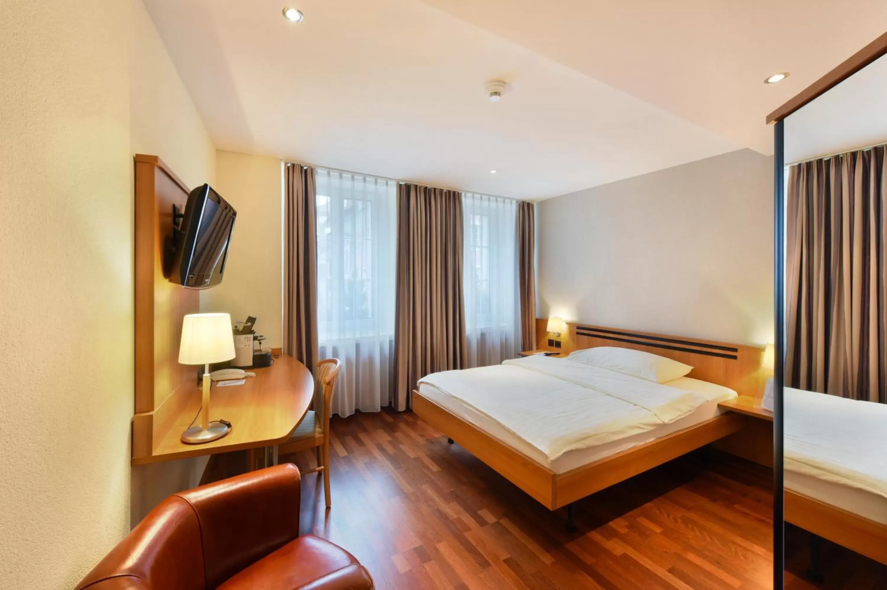 Photo of the whole room in Apart Hotel Amadeo Photo of the whole room in Apart Hotel Amadeo