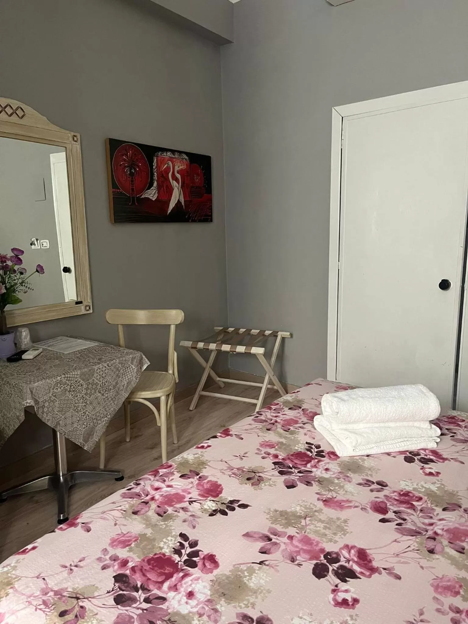 Photo of the whole room, Bed in Cicerone Guest House