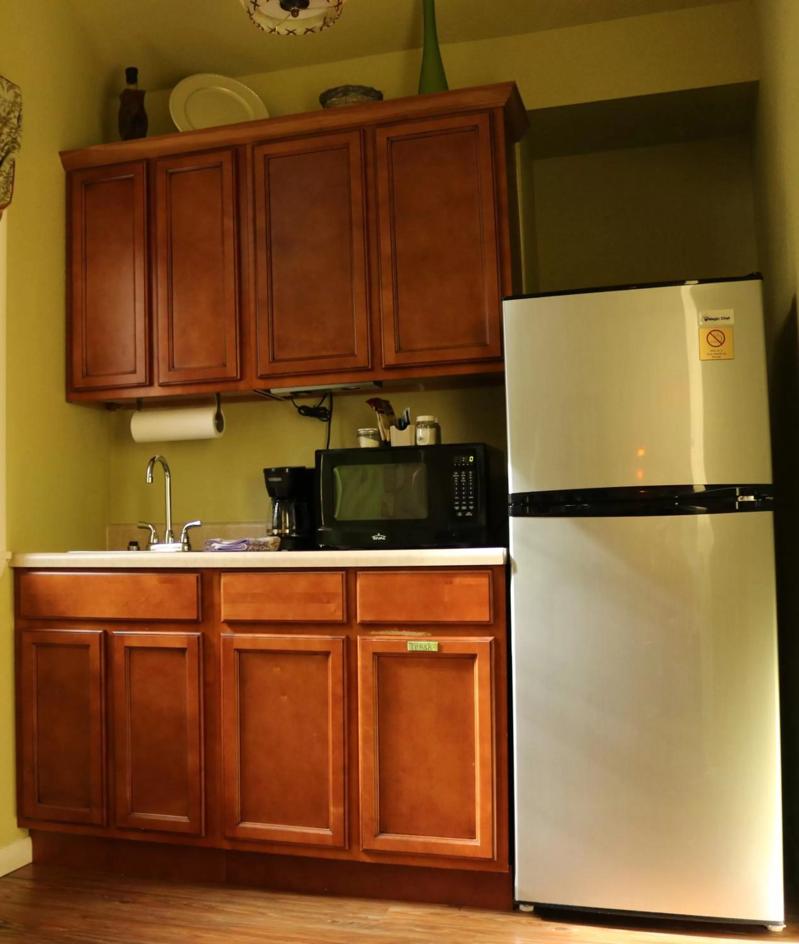Kitchen/Kitchenette in The Grand Treehouse Resort