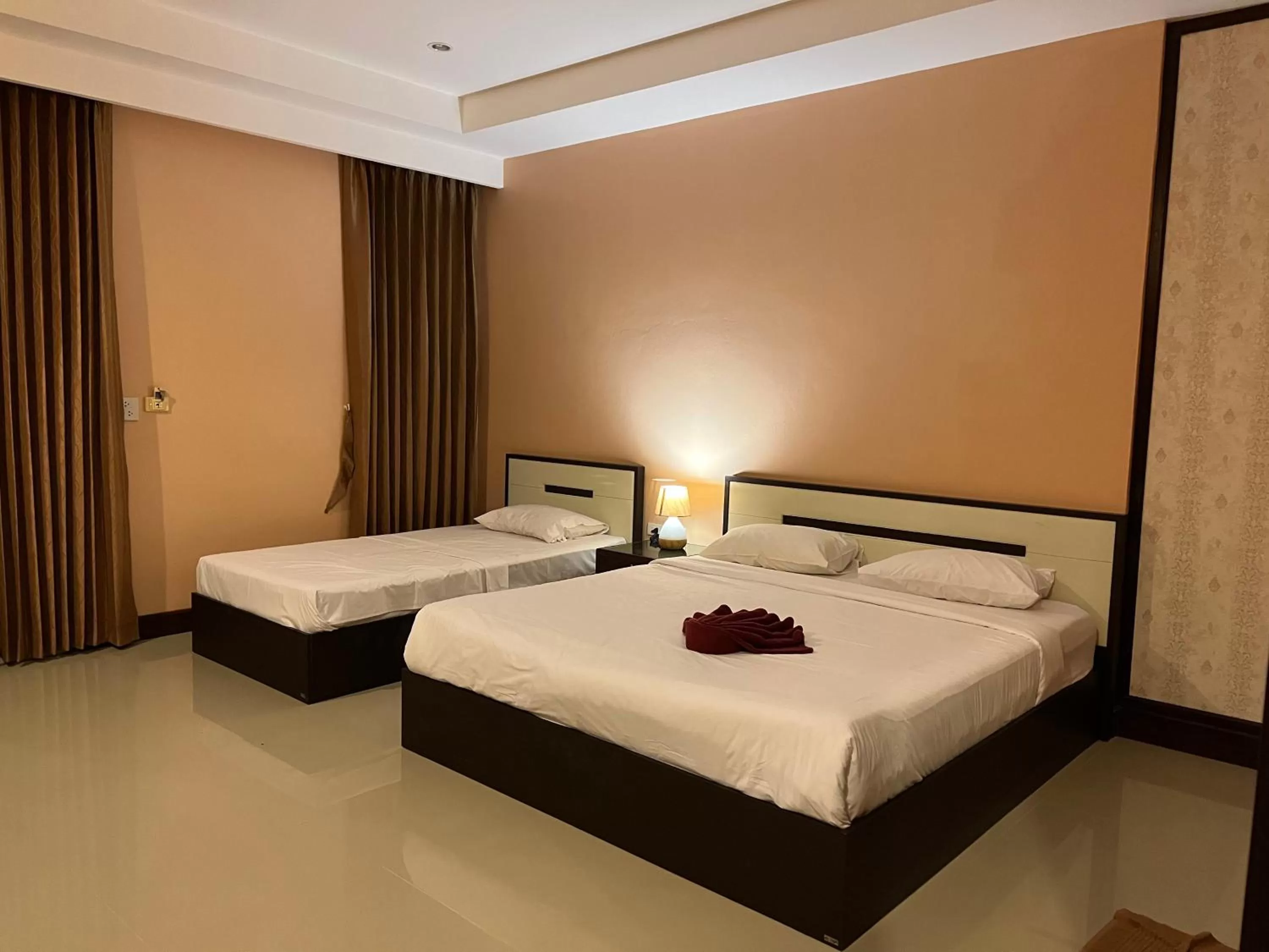 Bed in Ao Thong beach Resort