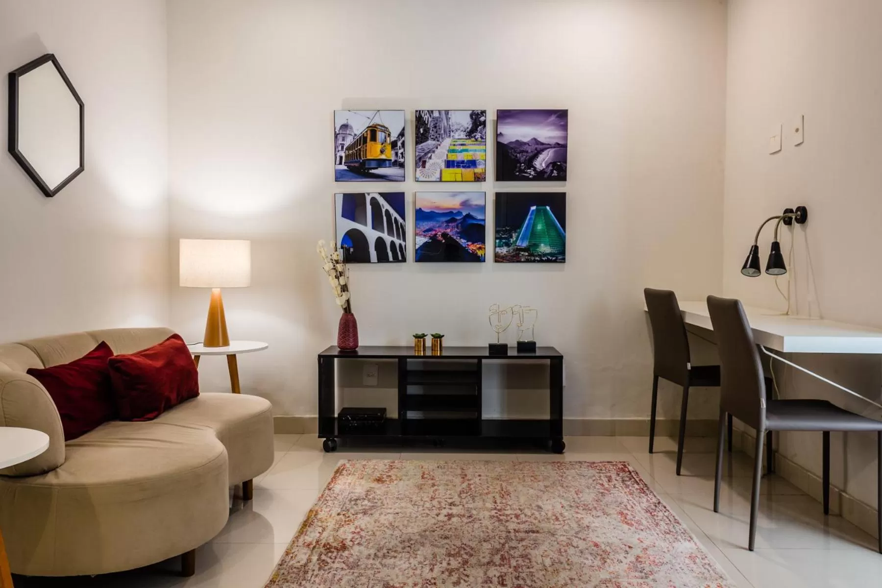 Lounge or bar in Injoy Suítes & Aparts