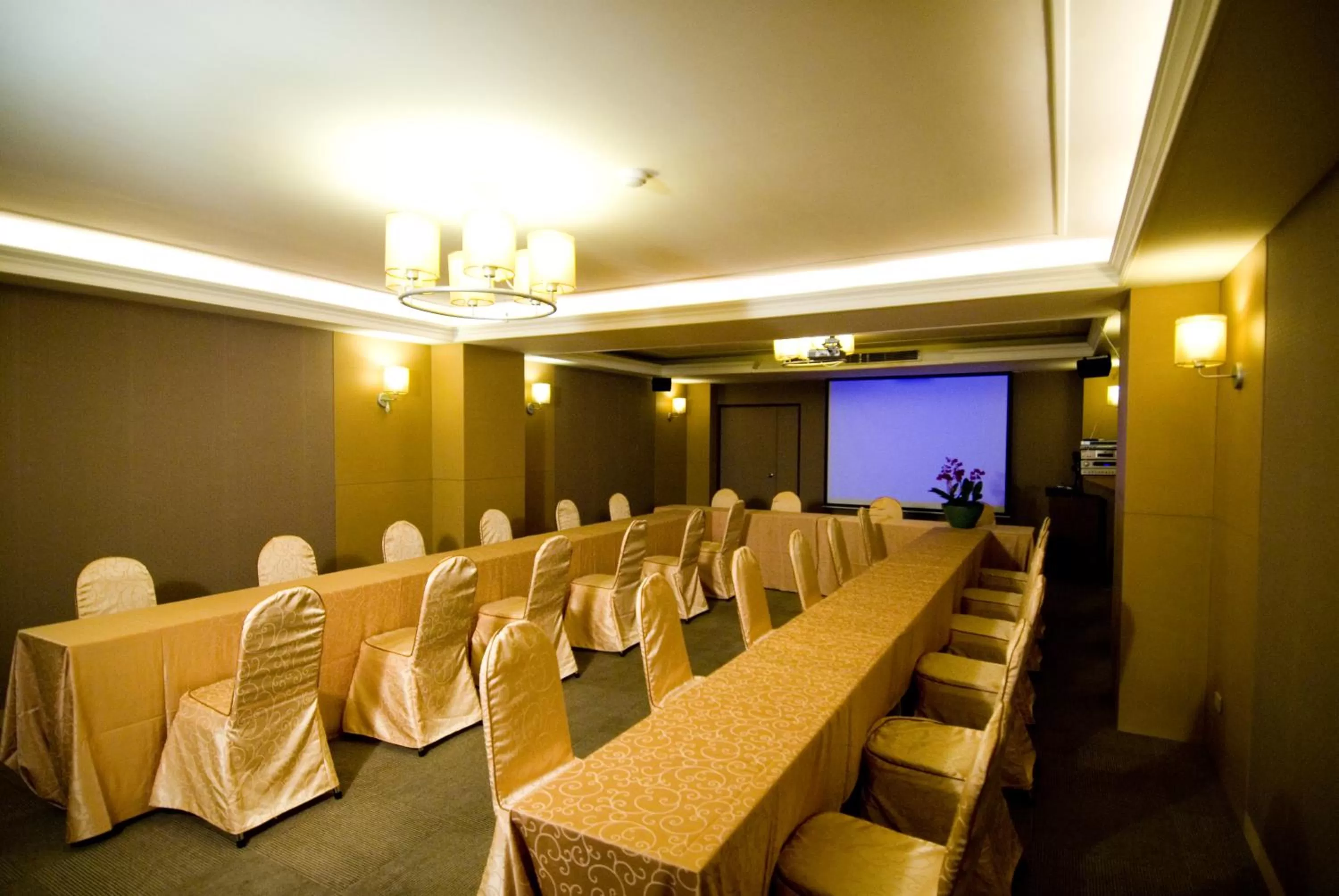 Karaoke in Unique Hotel