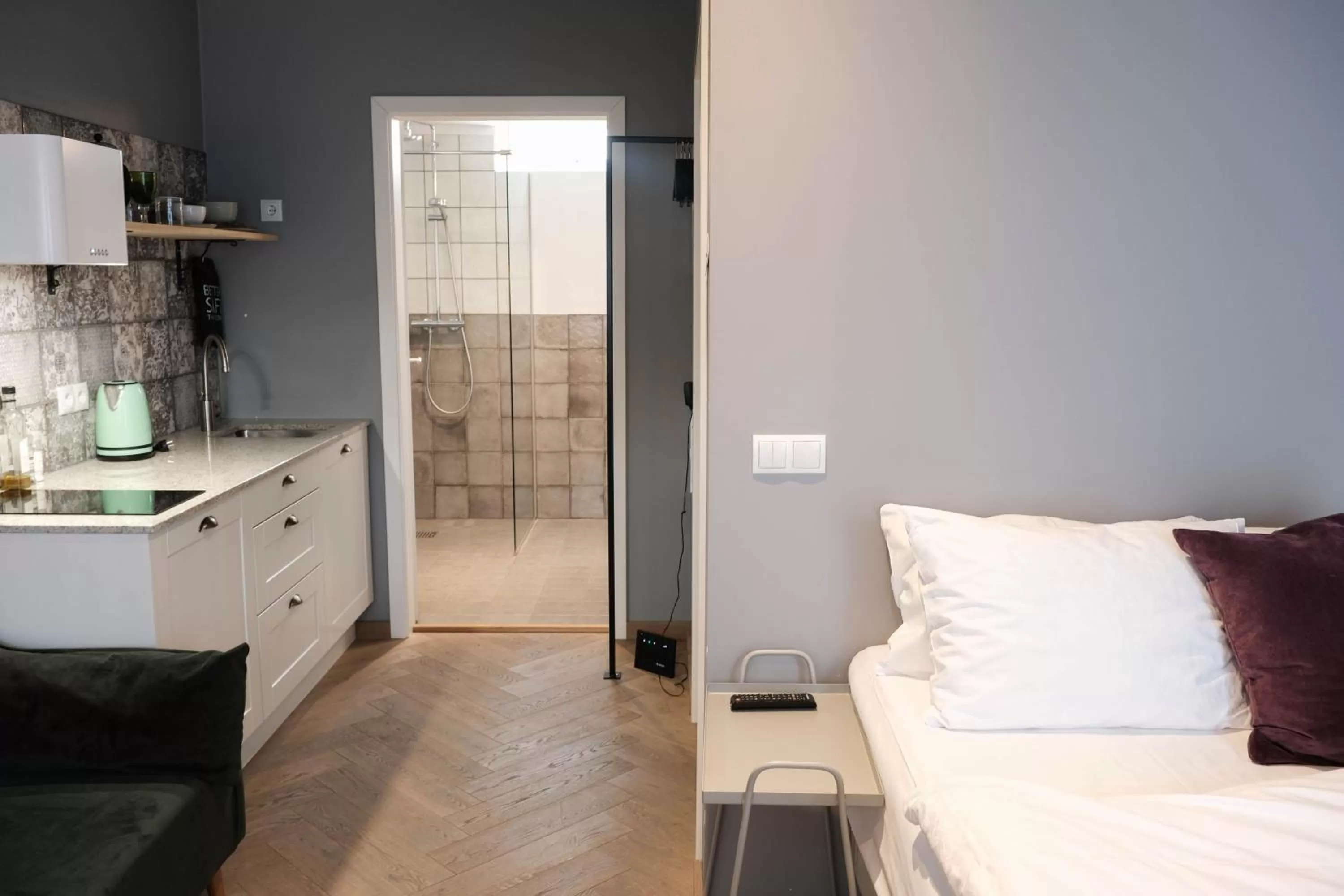 Kitchen or kitchenette, Bed in Saga Studios by Heimaleiga