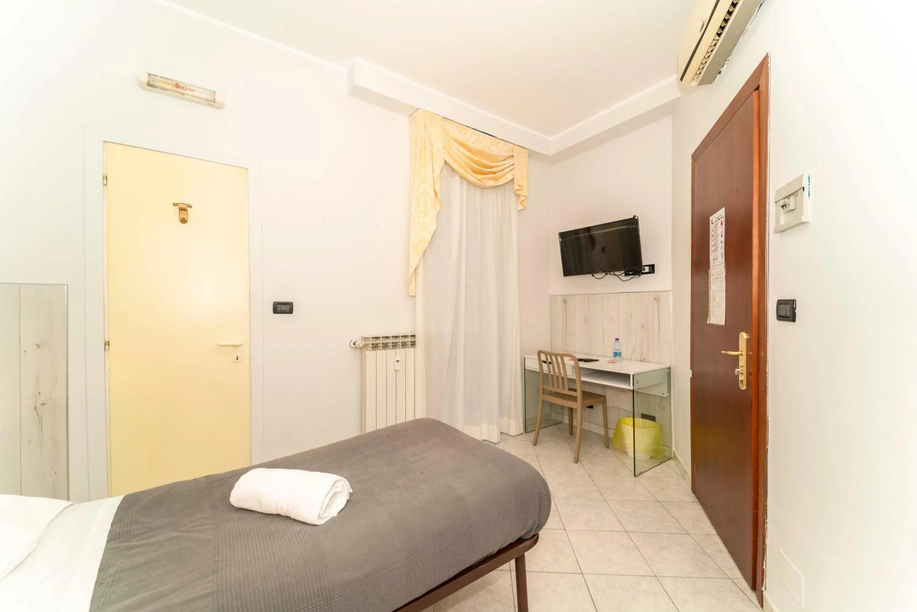 Bed in Hotel Cristallo Torino