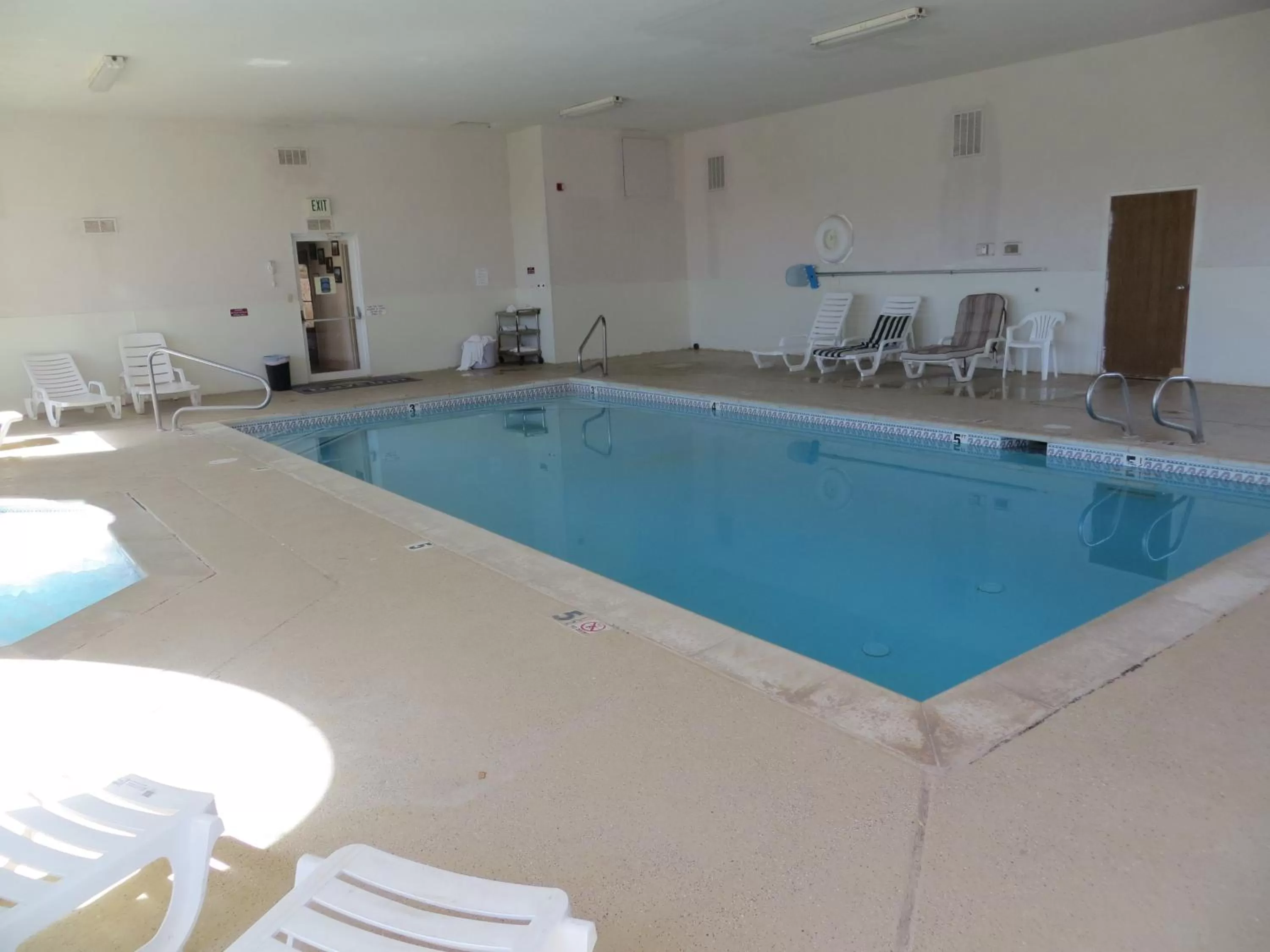Swimming pool in Days Inn by Wyndham Capitol Reef