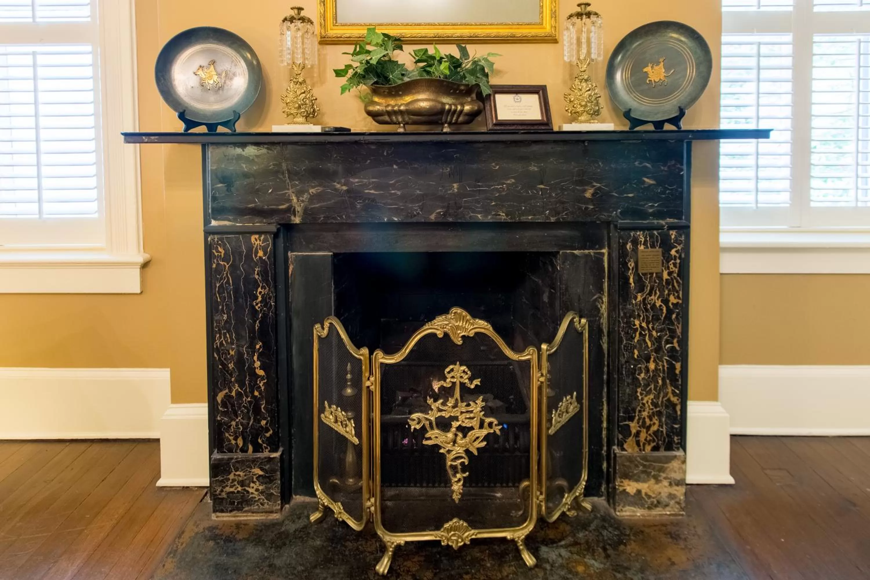 Bedroom in Ballastone Inn