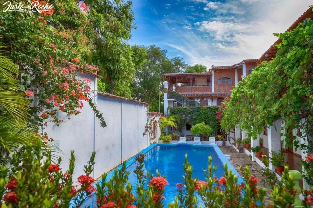 Swimming pool in Hotel La Posada del Sol
