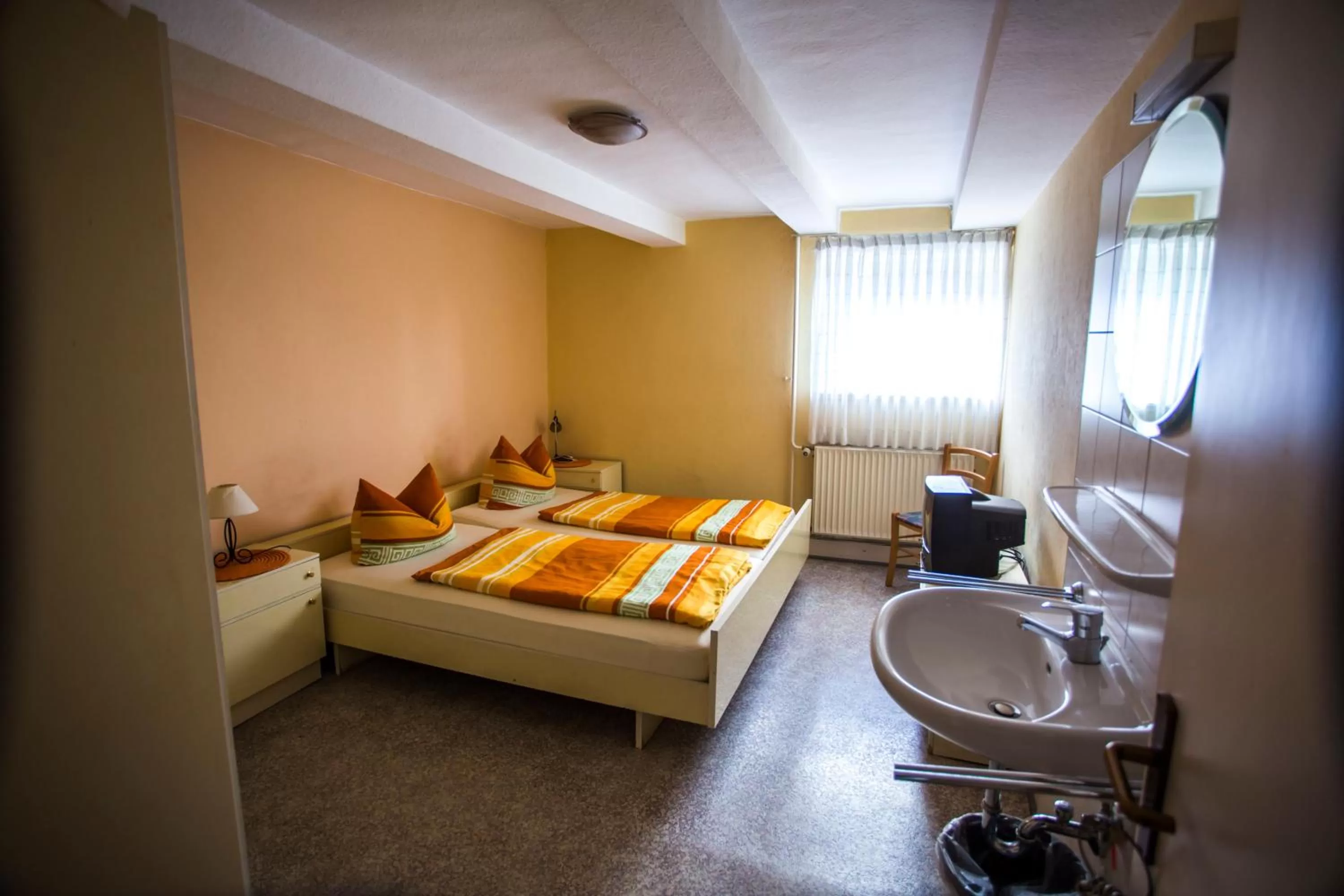 Photo of the whole room, Bed in Lindenschänke