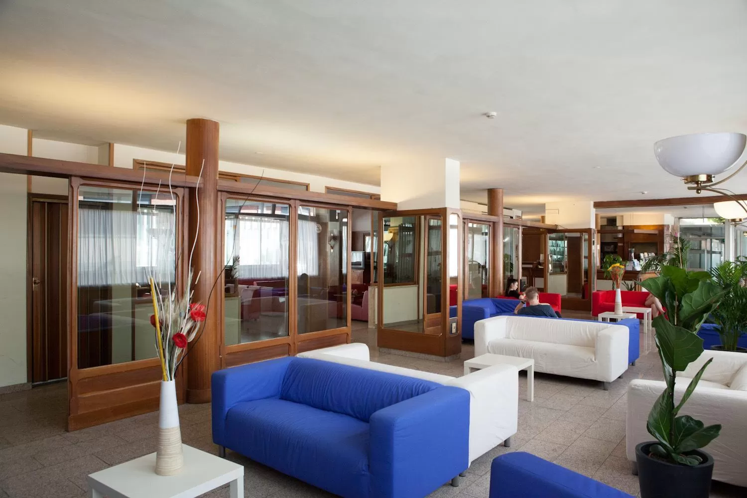 Communal lounge/ TV room in AUTO PARK Hotel