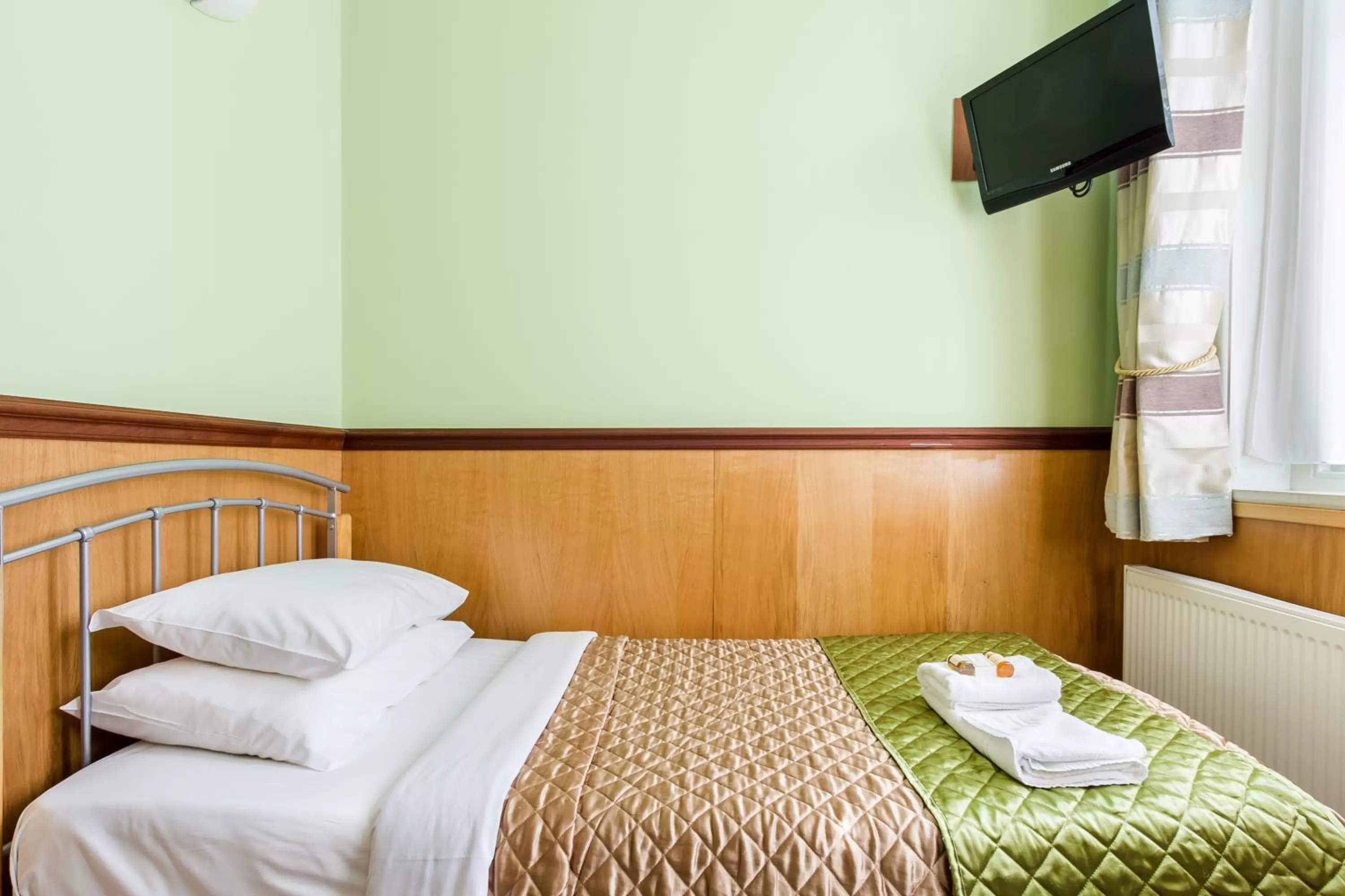 Breakfast, Bed in Gower House Hotel