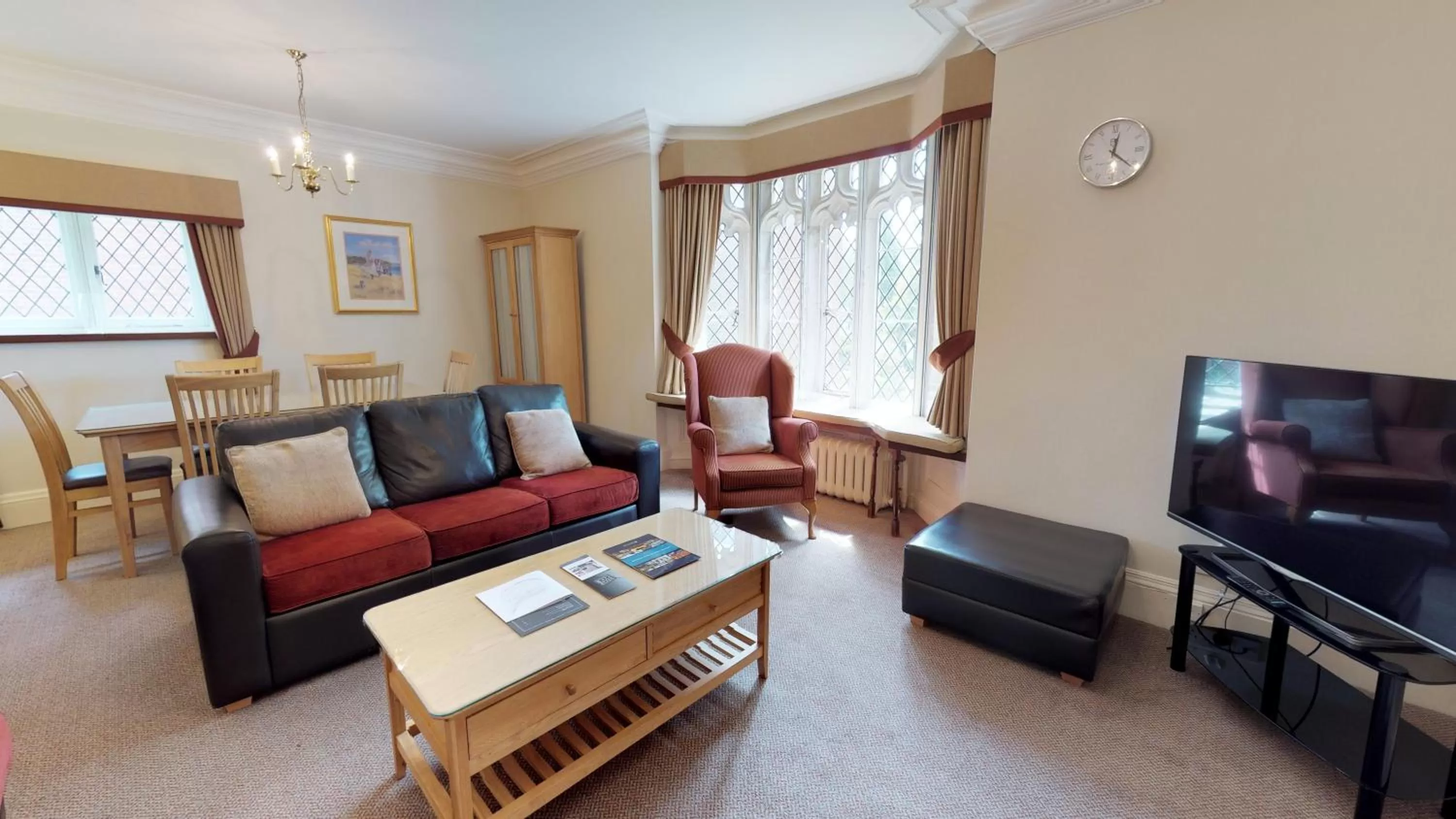 Living room, Seating Area in Macdonald Elmers Court Resort