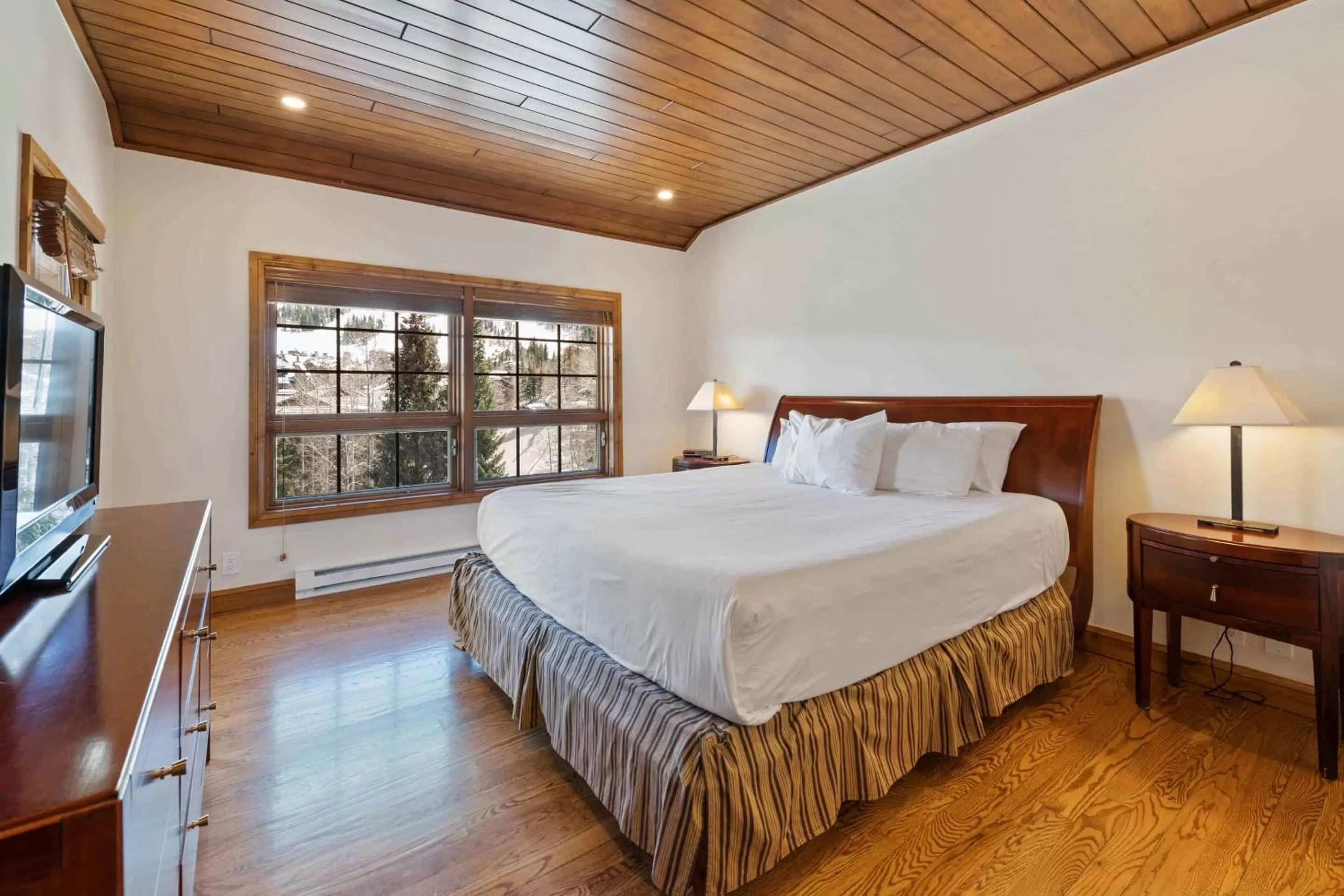 Bed in Borders Lodge by East West Hospitality