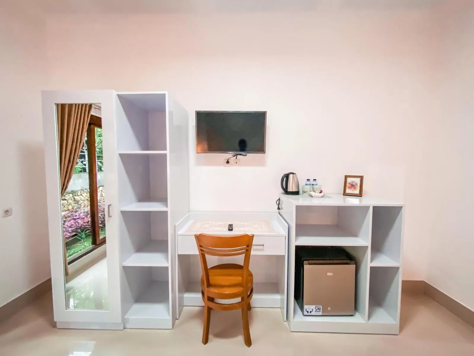 wardrobe in Kesari Glory Nusa Penida by GenuineHost