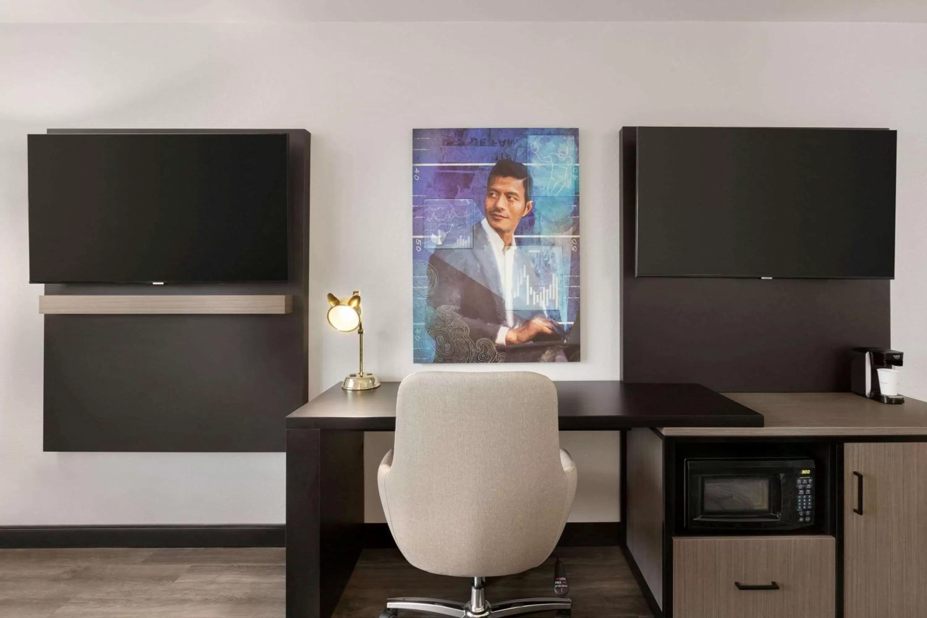 Photo of the whole room in La Quinta inn & suites by Wyndham Dothan