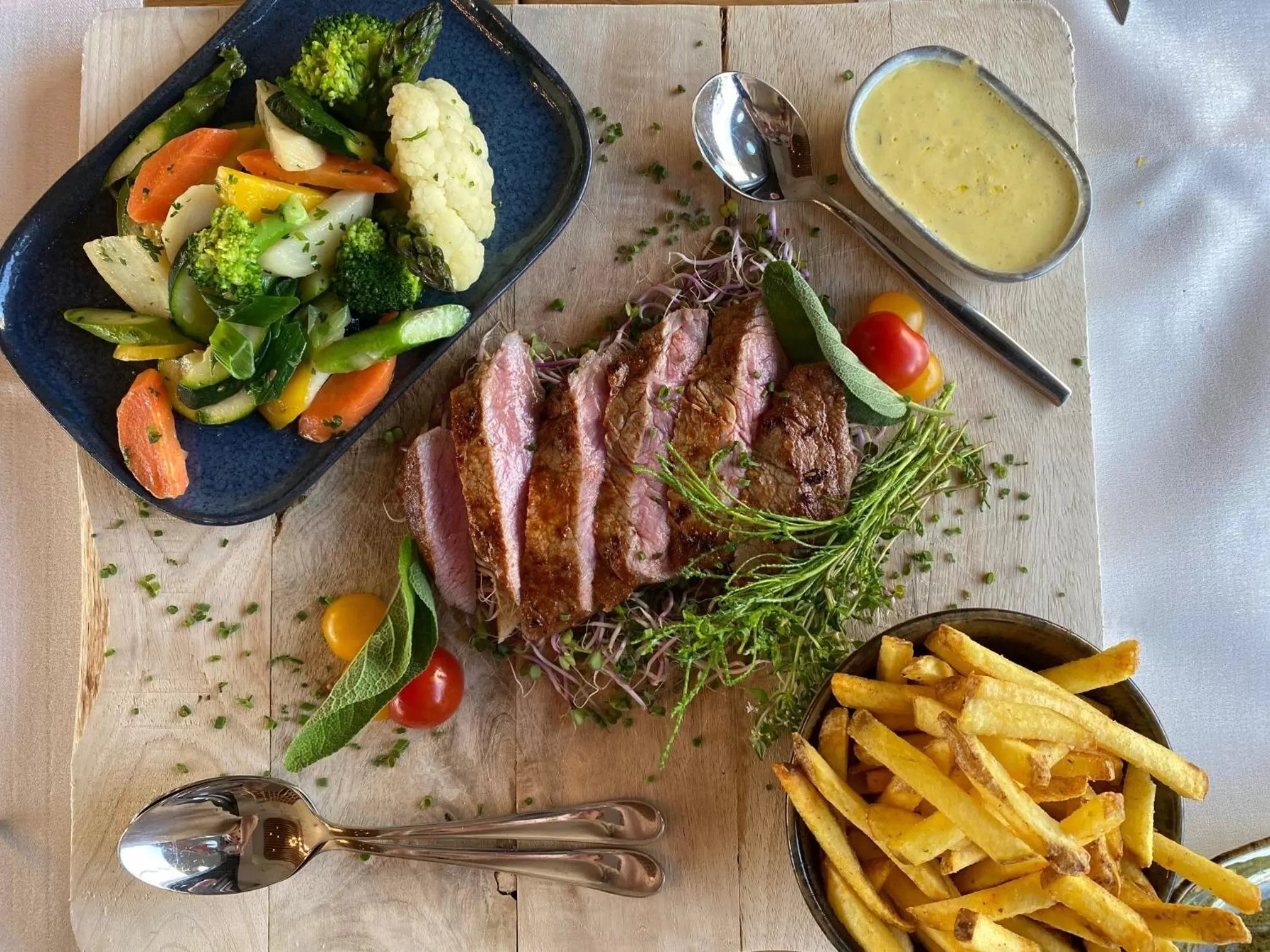 Food and drinks in Hotel Allegra Lodge