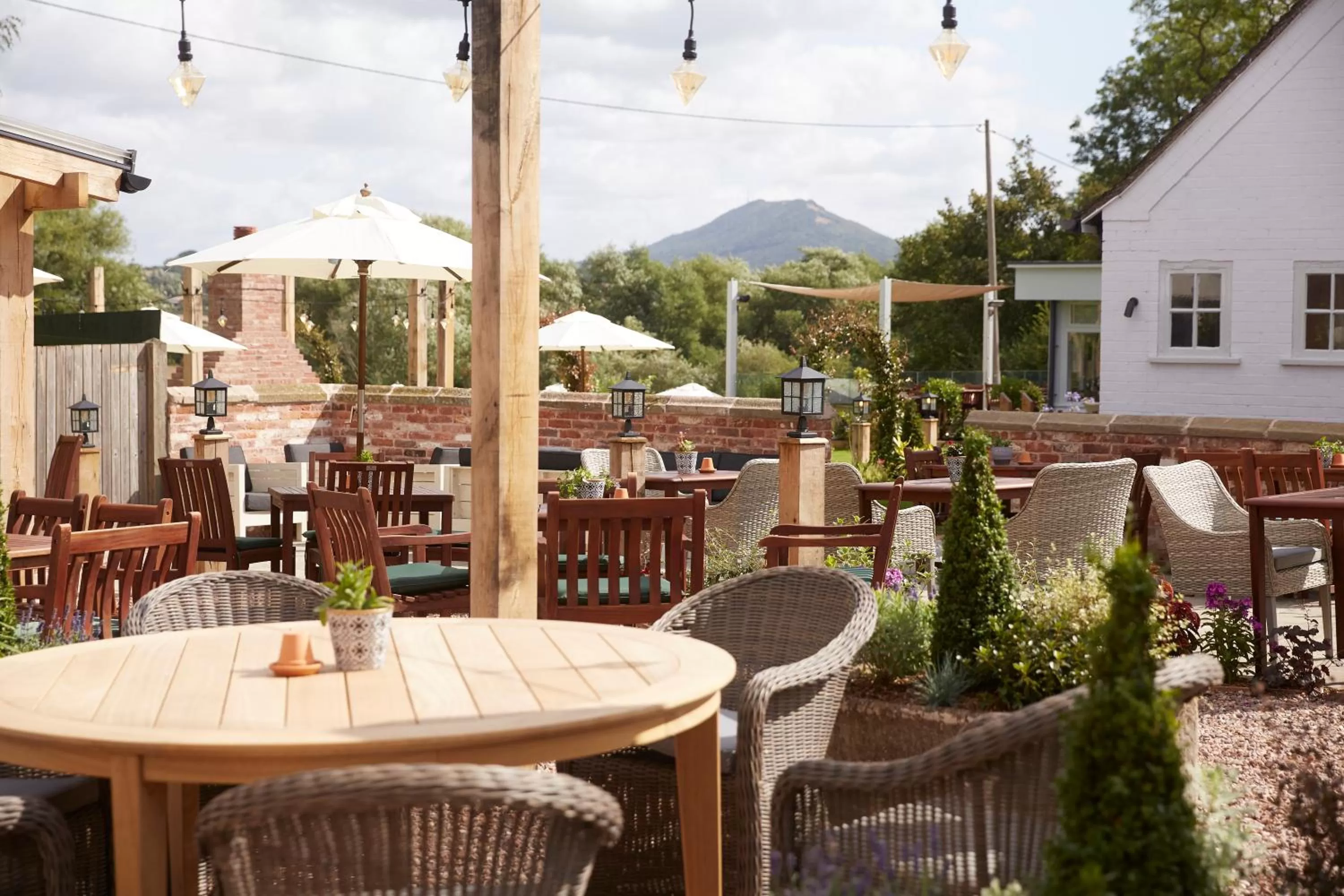 Restaurant/Places to Eat in Riverside Inn by Chef & Brewer Collection