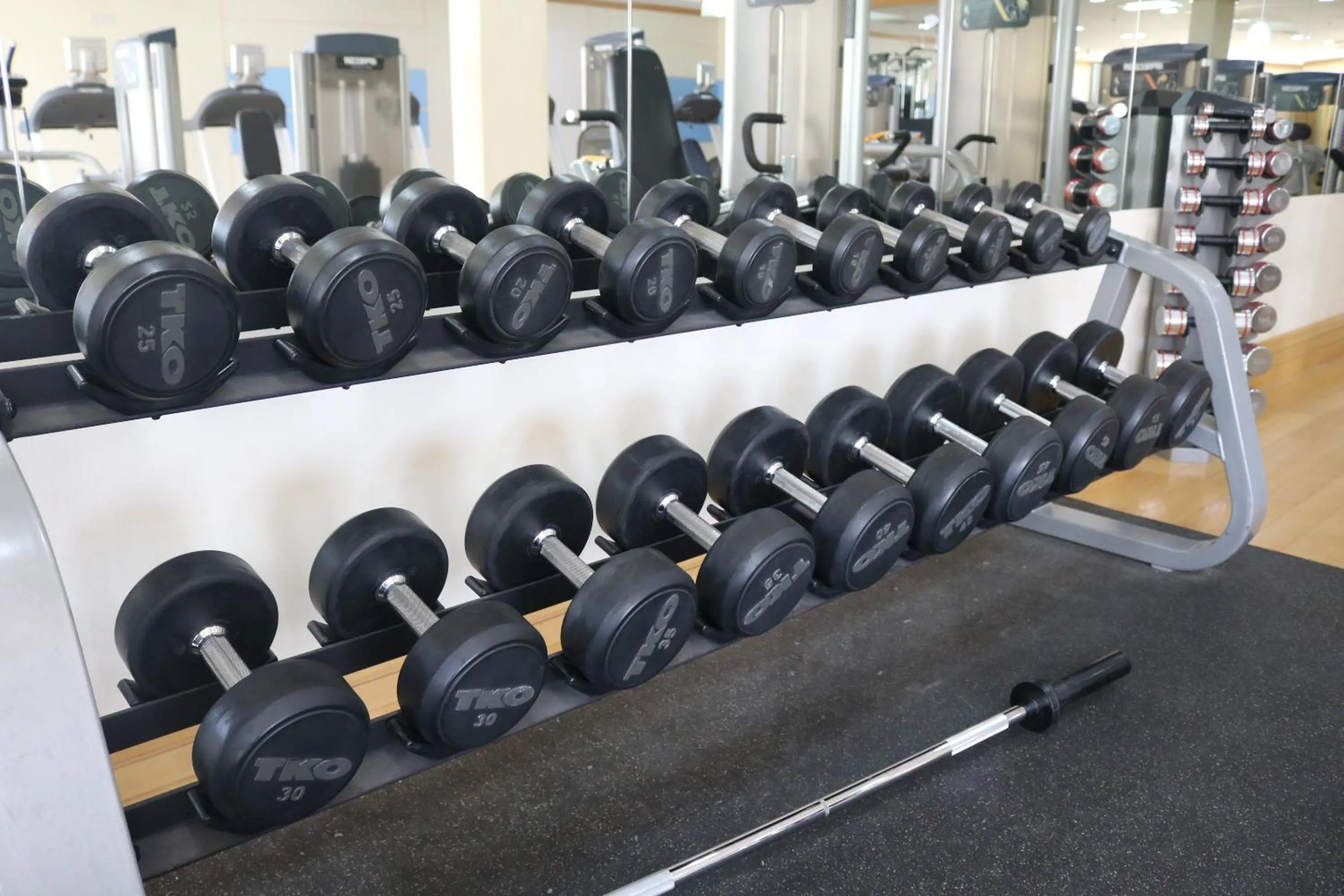 Fitness centre/facilities in City Seasons Hotel & Suites Muscat