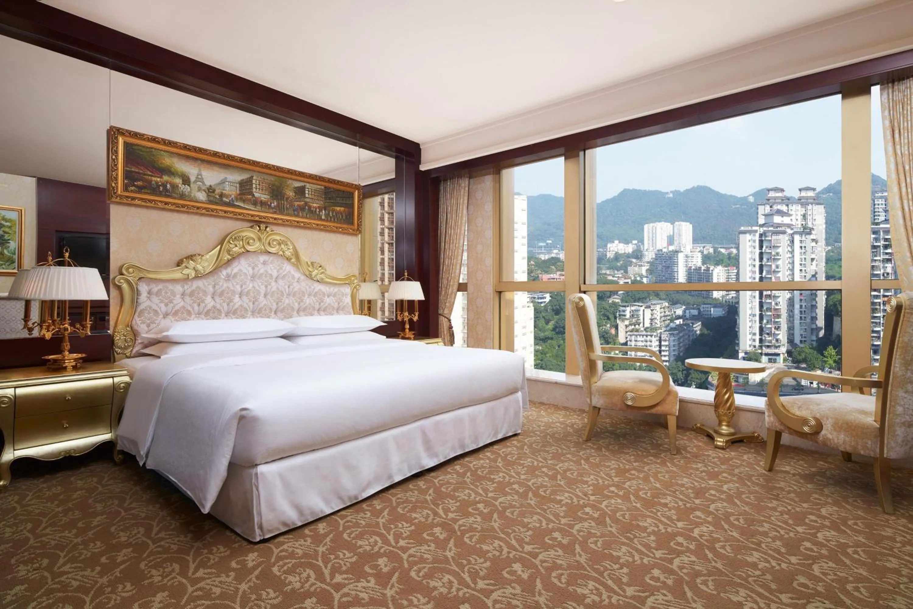 Photo of the whole room, Bed in Sheraton Chongqing Hotel