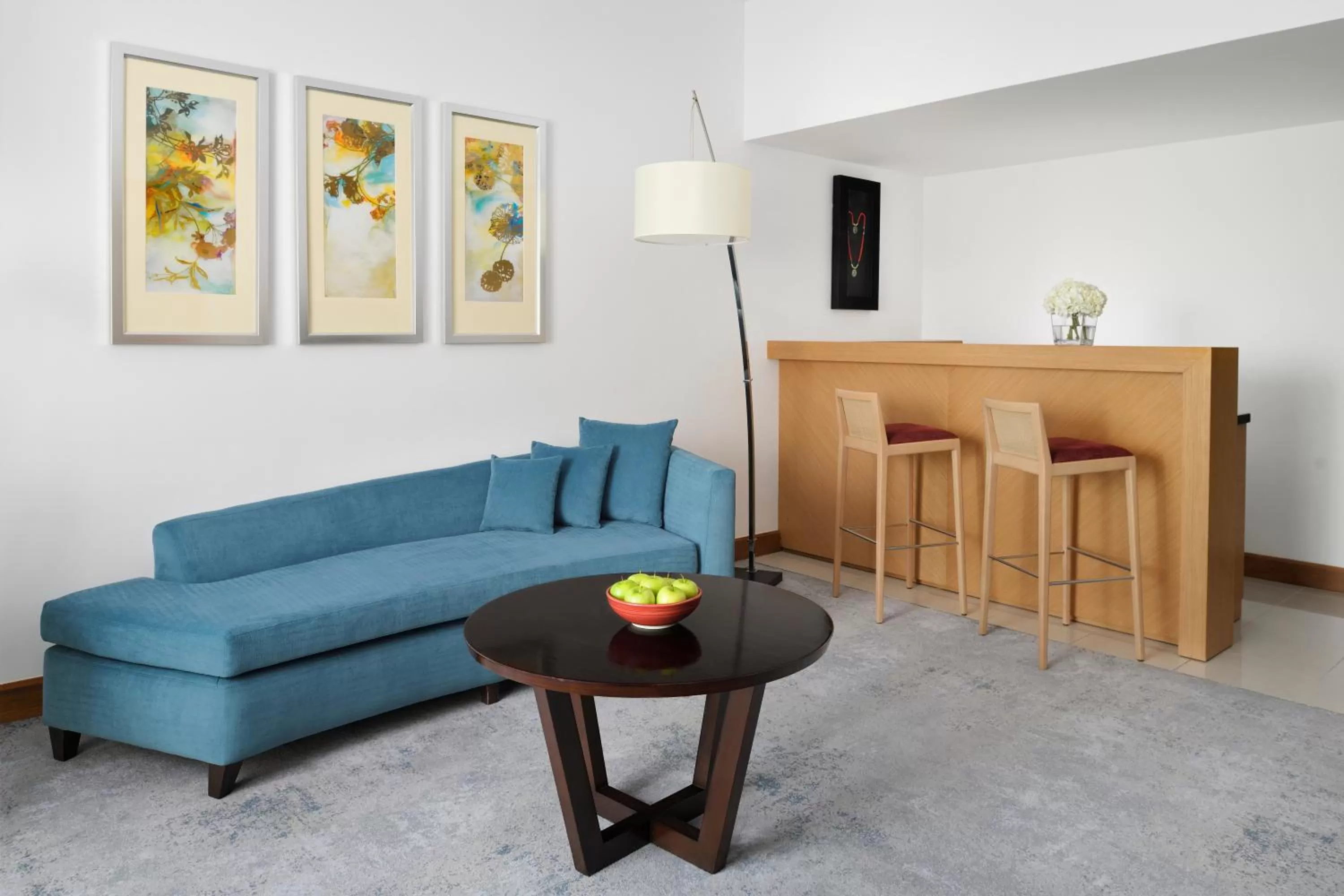 Living room in Mövenpick Hotel Jumeirah Beach